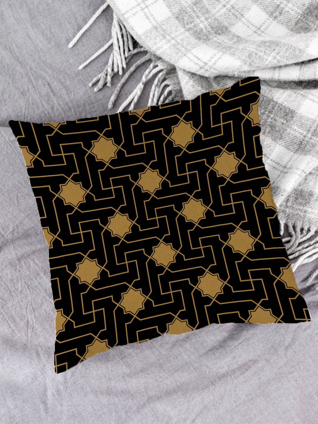     			Houzzcode Single Black Pillow Cover