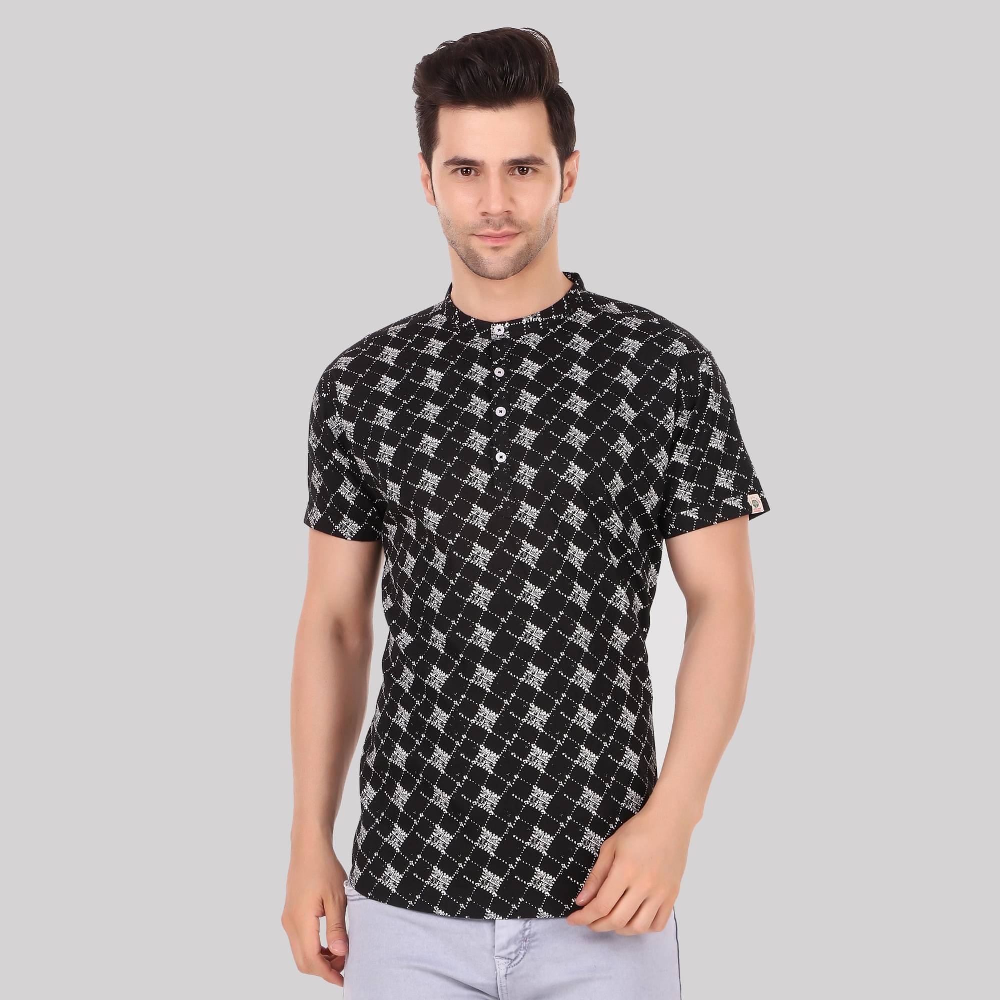 Made In The Shade - Black Cotton Men's Regular Kurta ( Pack of 1 )     			Made In The Shade - Black Cotton Men's Regular Kurta ( Pack of 1 )