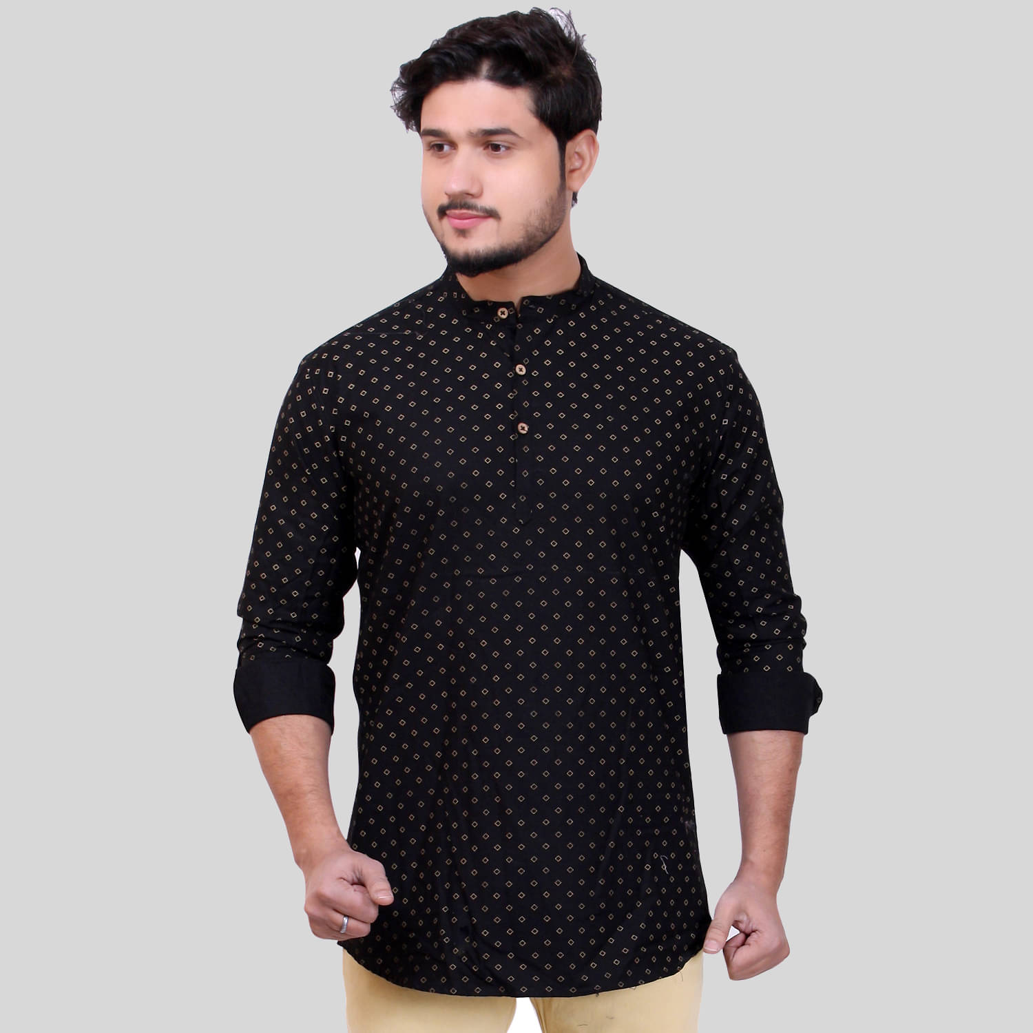 Made In The Shade - Black Cotton Men's Regular Kurta ( Pack of 1 )     			Made In The Shade - Black Cotton Men's Regular Kurta ( Pack of 1 )