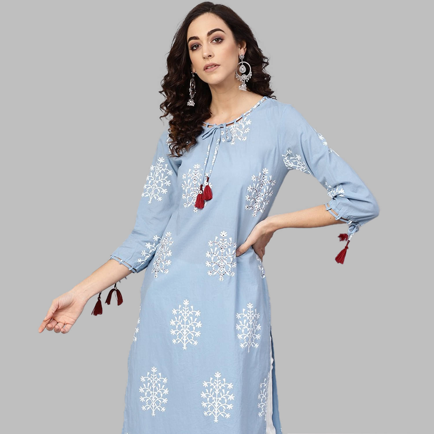 Yash Gallery - Blue Cotton Women's Straight Kurti ( Pack of 1 ) Yash Gallery - Blue Cotton Women's Straight Kurti ( Pack of 1 )