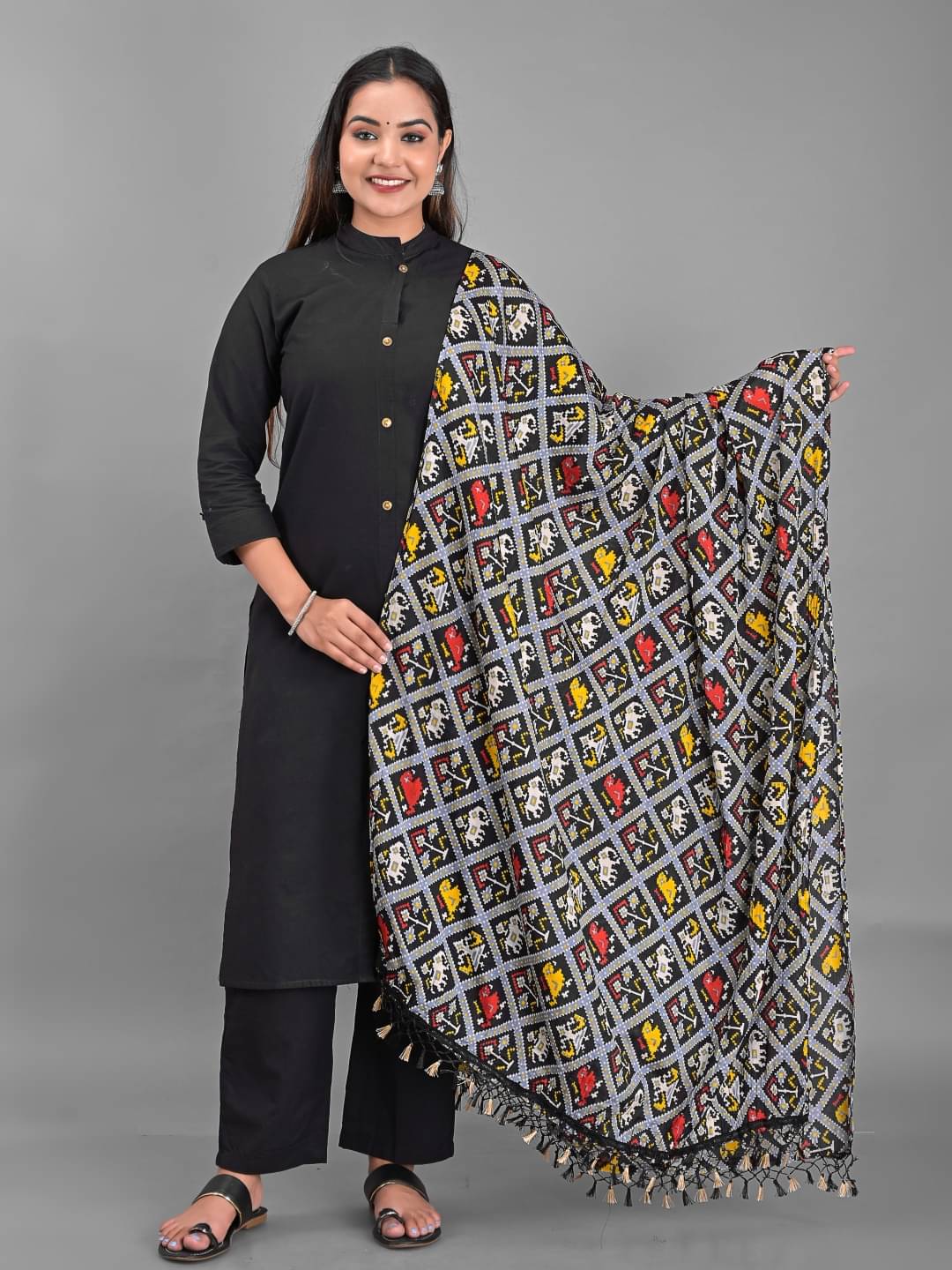 Apratim - Black Silk Women's Dupatta - ( Pack of 1 ) Apratim - Black Silk Women's Dupatta - ( Pack of 1 )