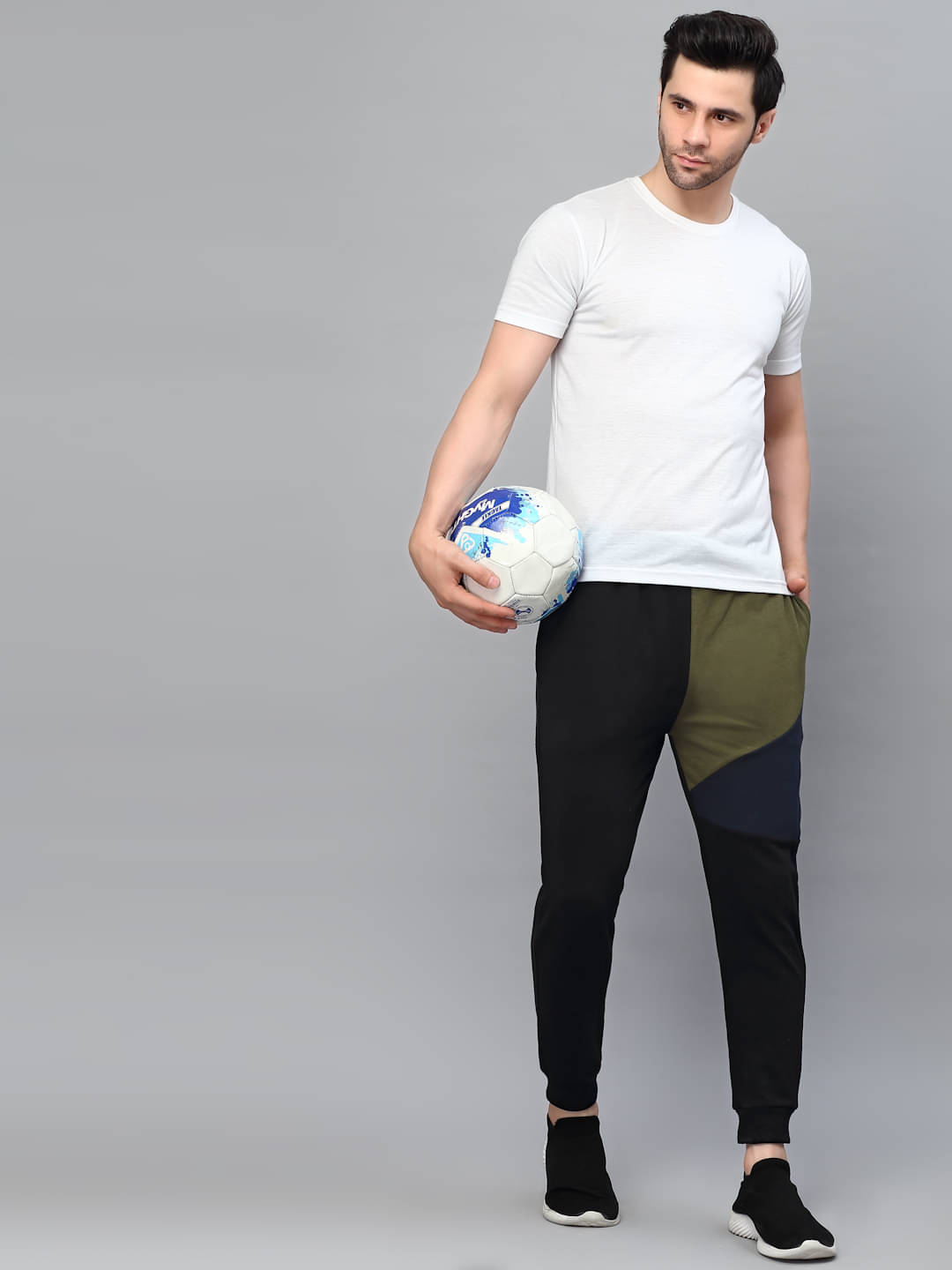 Rigo - Black Cotton Blend Men's Joggers ( Pack of 1 ) Rigo - Black Cotton Blend Men's Joggers ( Pack of 1 )