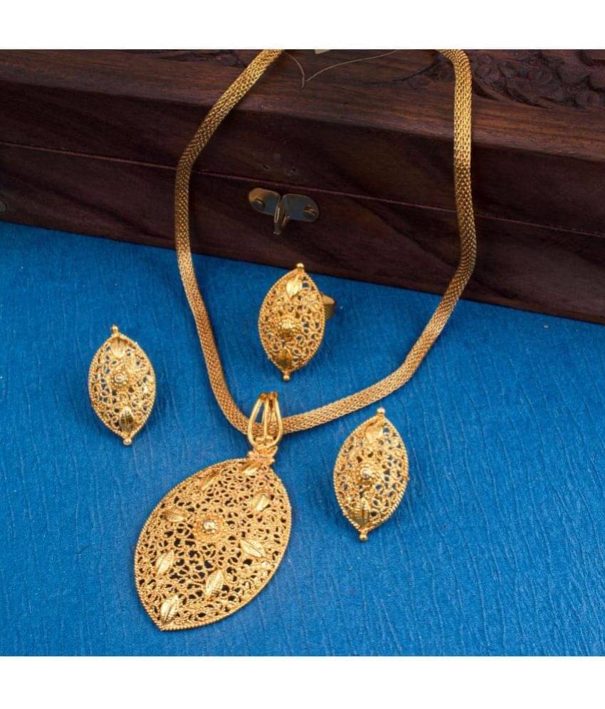     			Sukkhi - Gold Pendant set ( Pack of 1 )