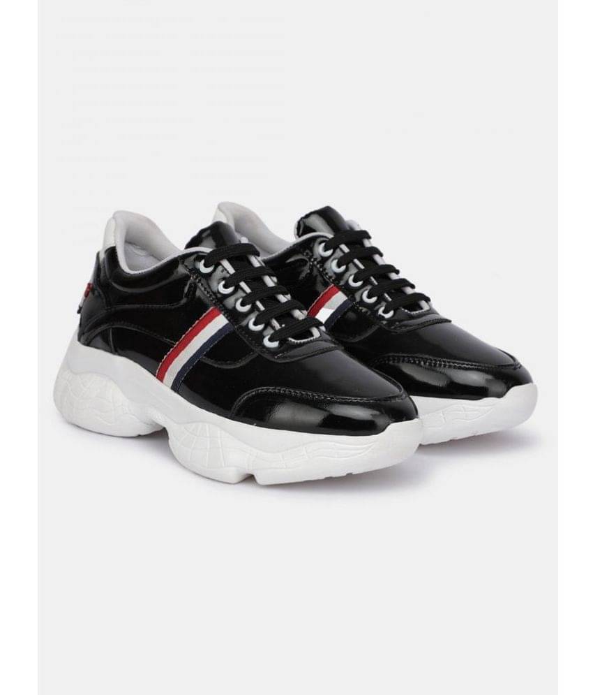     			RapidBox - Black Women's Sneakers