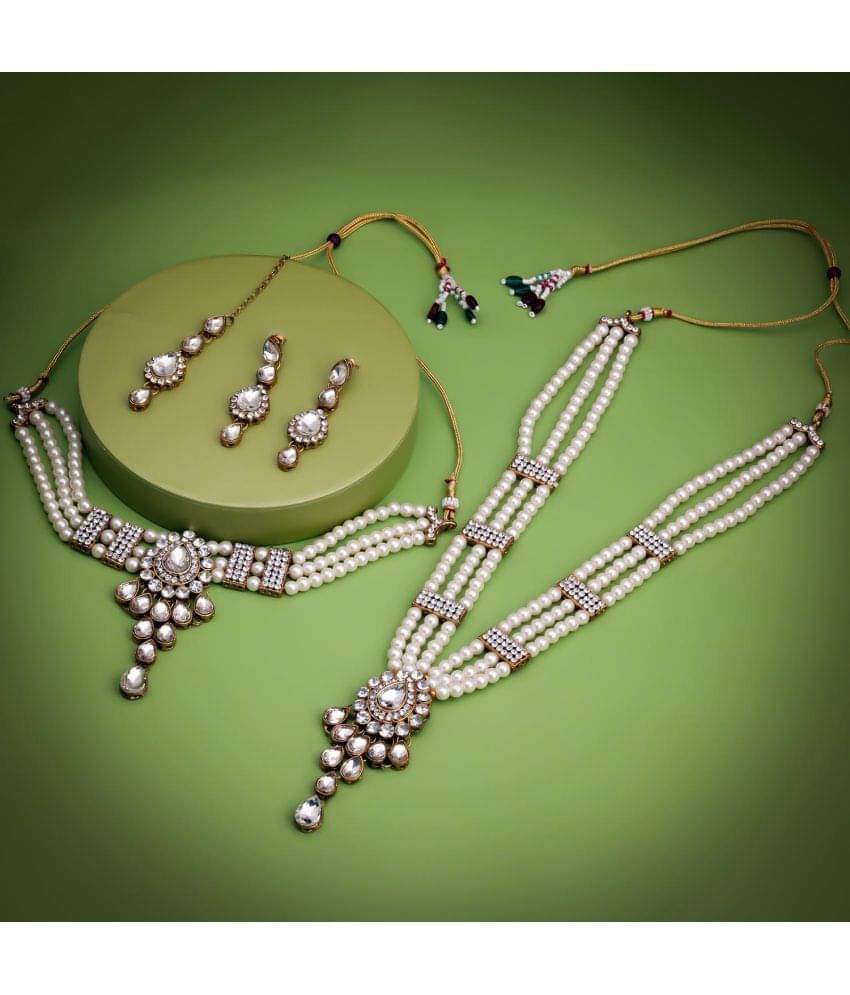     			Sukkhi - White Alloy Necklace Set ( Pack of 1 )