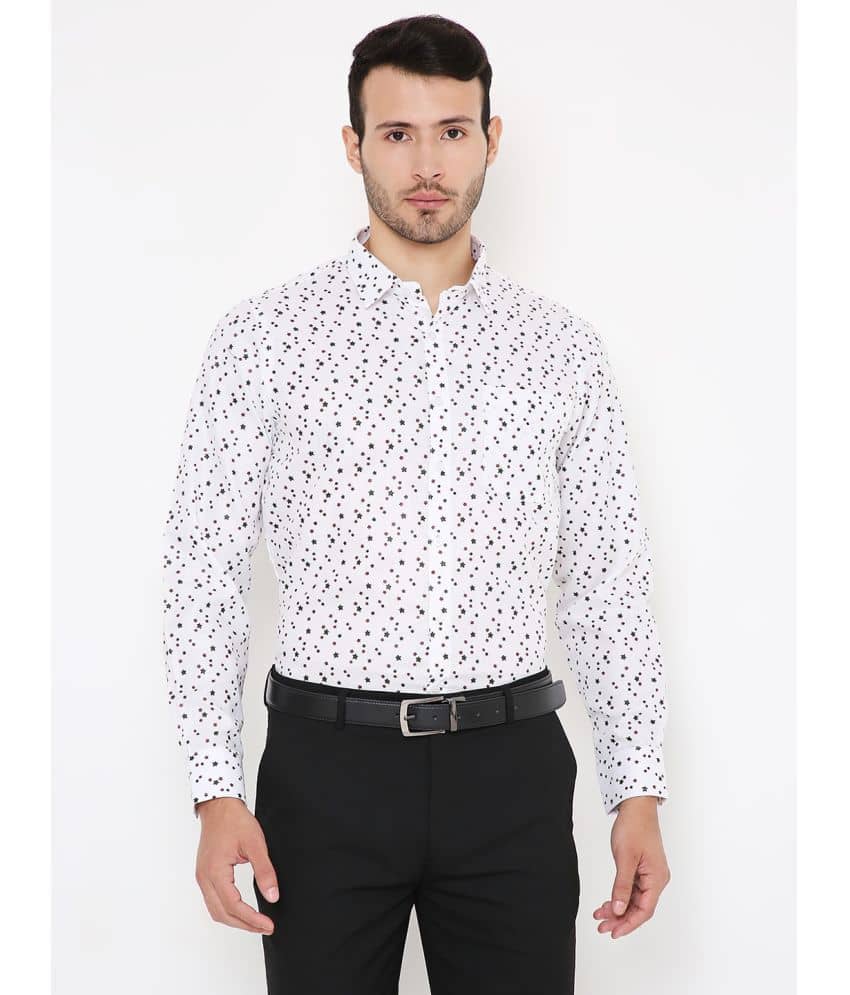 Maharaja - White Cotton Blend Slim Fit Men's Casual Shirt ( Pack of 1 )