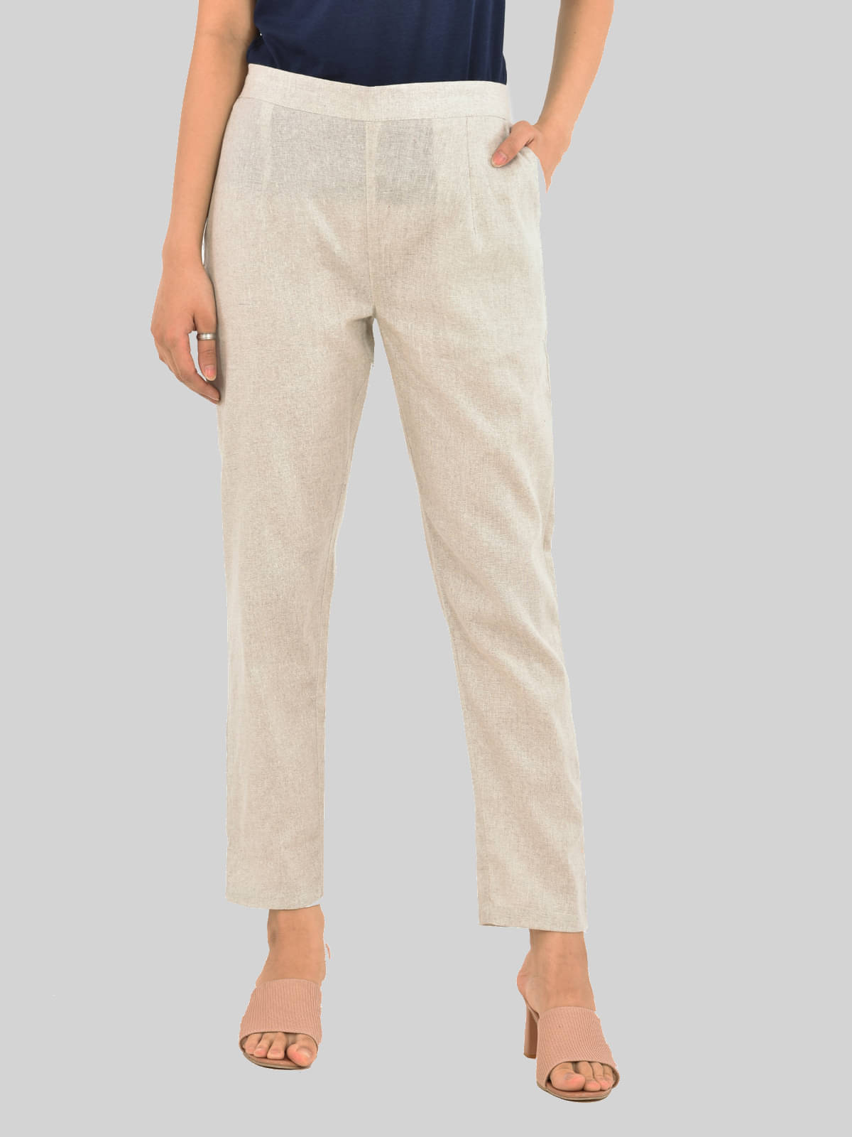     			QuaClo - Cream Cotton Blend Regular Women's Casual Pants ( Pack of 1 )