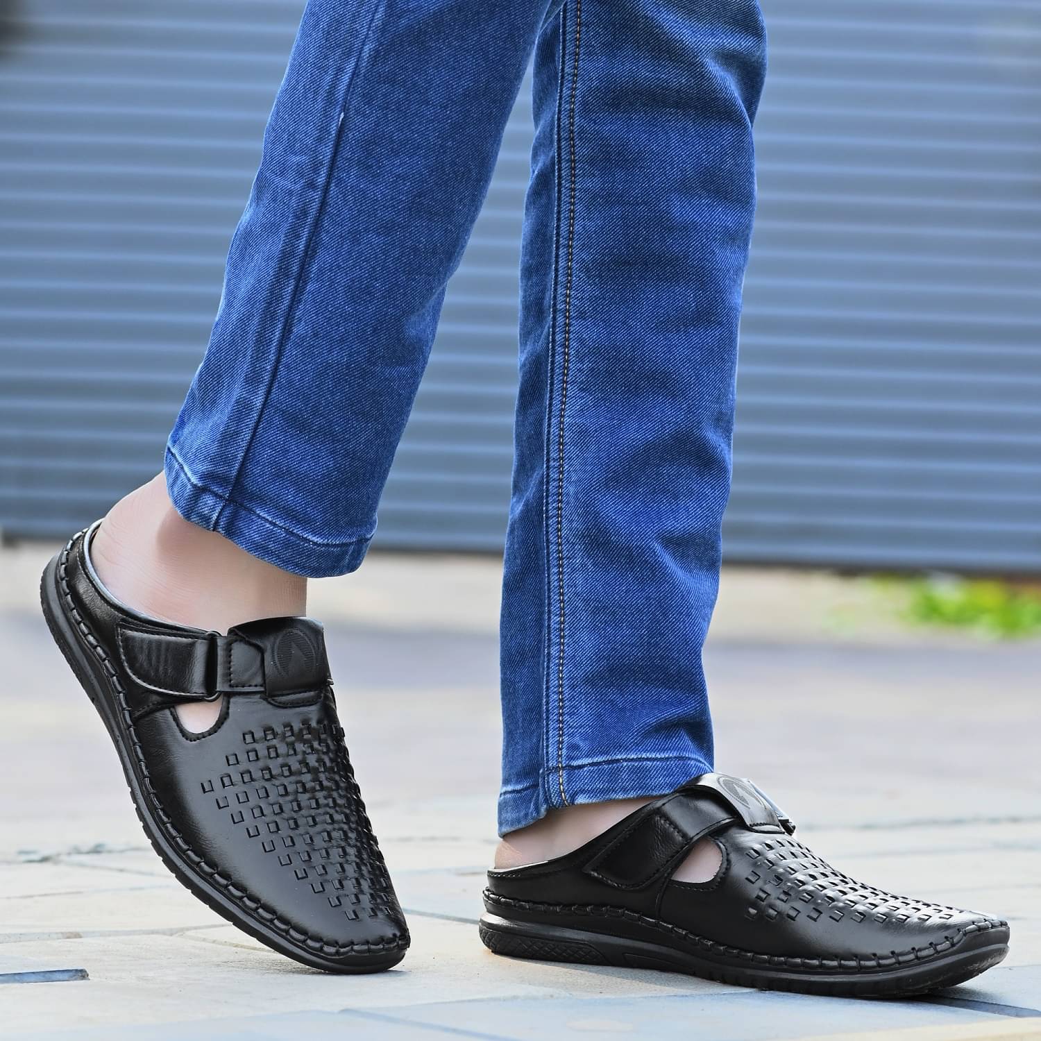    			Rising Wolf - Black Men's Sandals