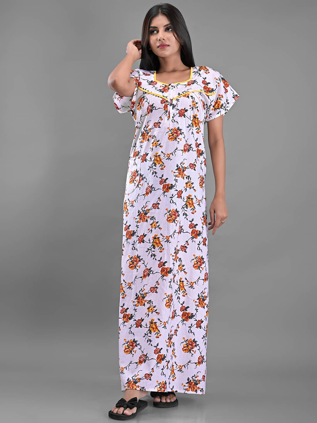     			Apratim - White Cotton Women's Nightwear Nighty & Night Gowns ( Pack of 1 )