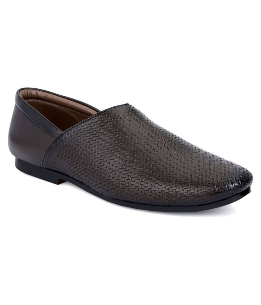 MARKRANGE - Brown Men's Moccasins loafers - Ethnic Shoes | Buy online on ZillyBuy