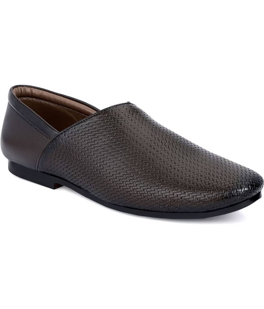 MARKRANGE - Brown Men's Moccasins loafers - Ethnic Shoes | Buy online on ZillyBuy