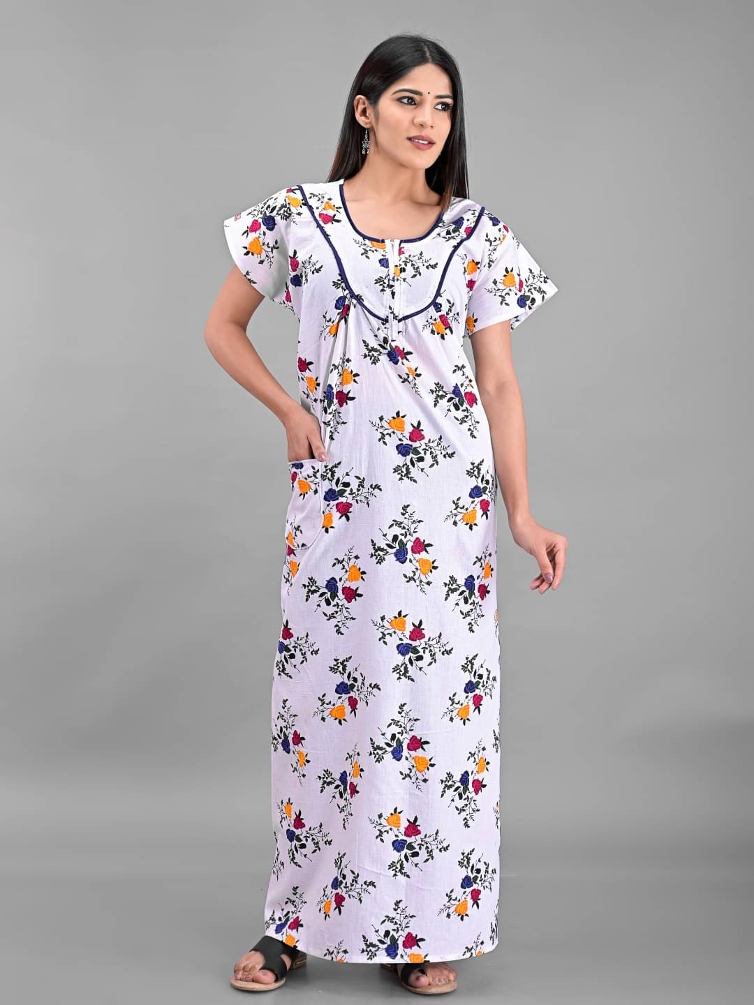    			Apratim - White Cotton Women's Nightwear Nighty & Night Gowns ( Pack of 1 )