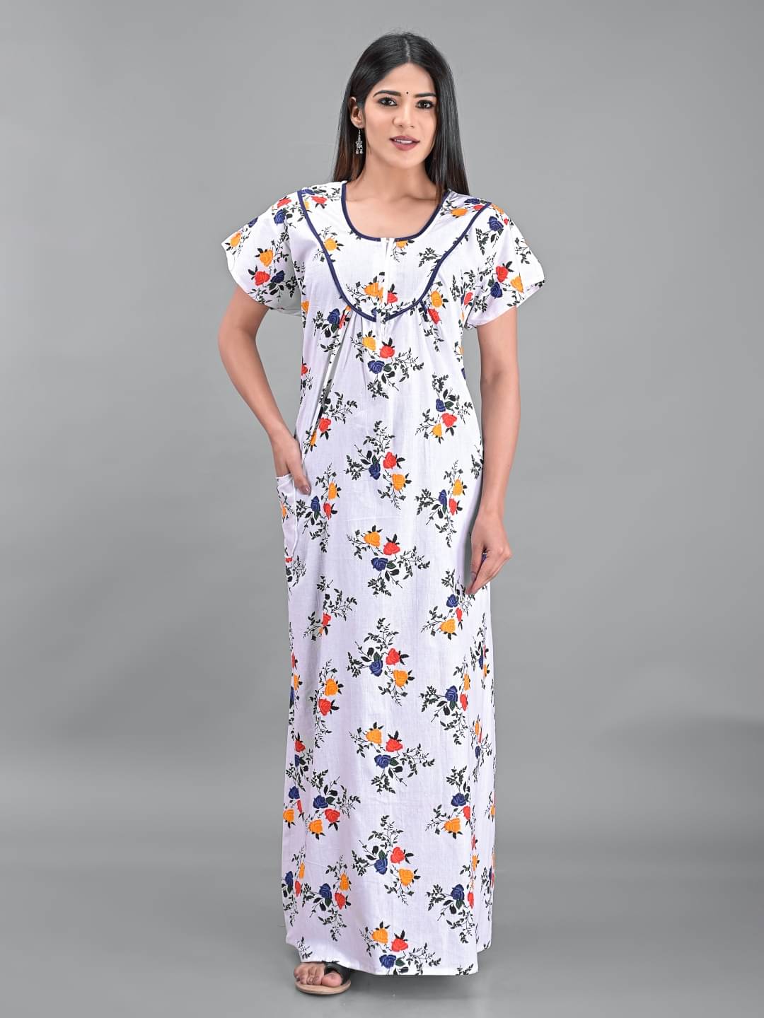     			Apratim - White Cotton Women's Nightwear Nighty & Night Gowns ( Pack of 1 )