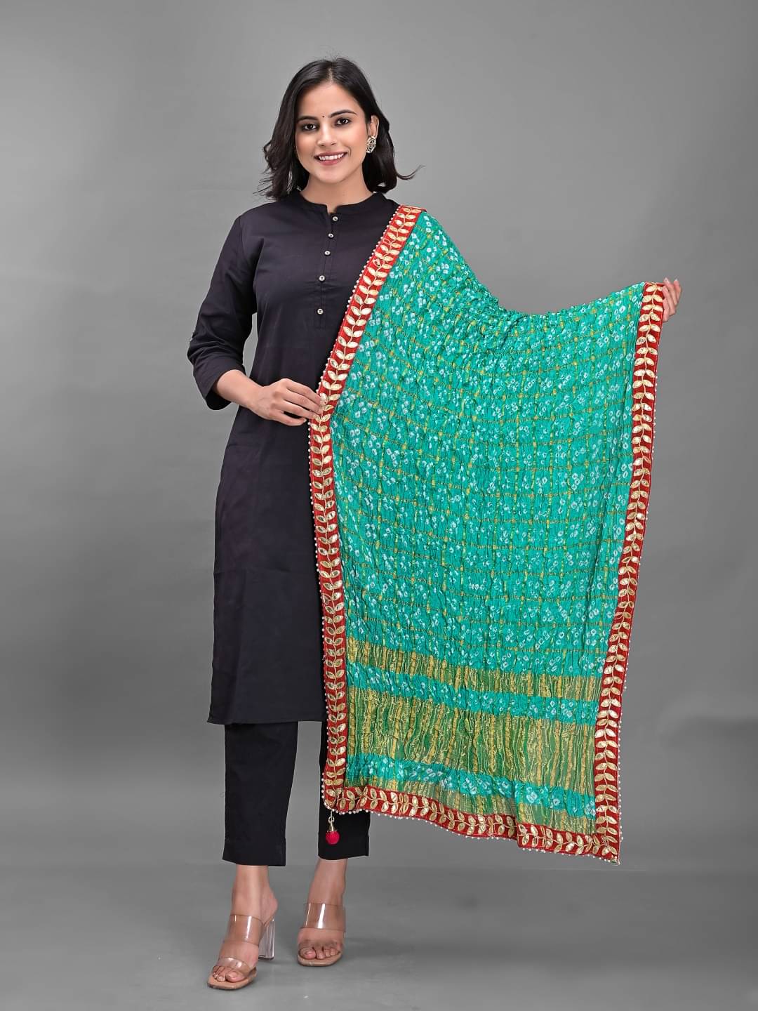     			Apratim - Green Silk Women's Dupatta - ( Pack of 1 )