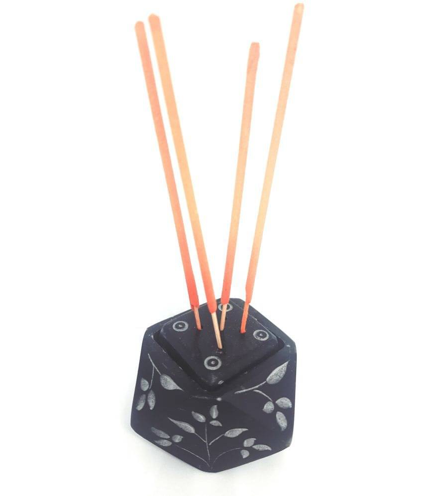 KRAFT CLOUDS Black Table Top Marble Taper Candle Holder - Pack of 1 KRAFT CLOUDS Black Table Top Marble Taper Candle Holder - Pack of 1