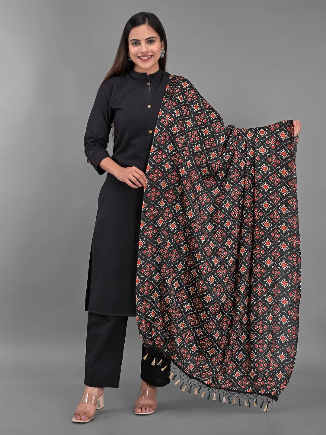 Apratim - Black Silk Women's Dupatta - ( Pack of 1 ) Apratim - Black Silk Women's Dupatta - ( Pack of 1 )