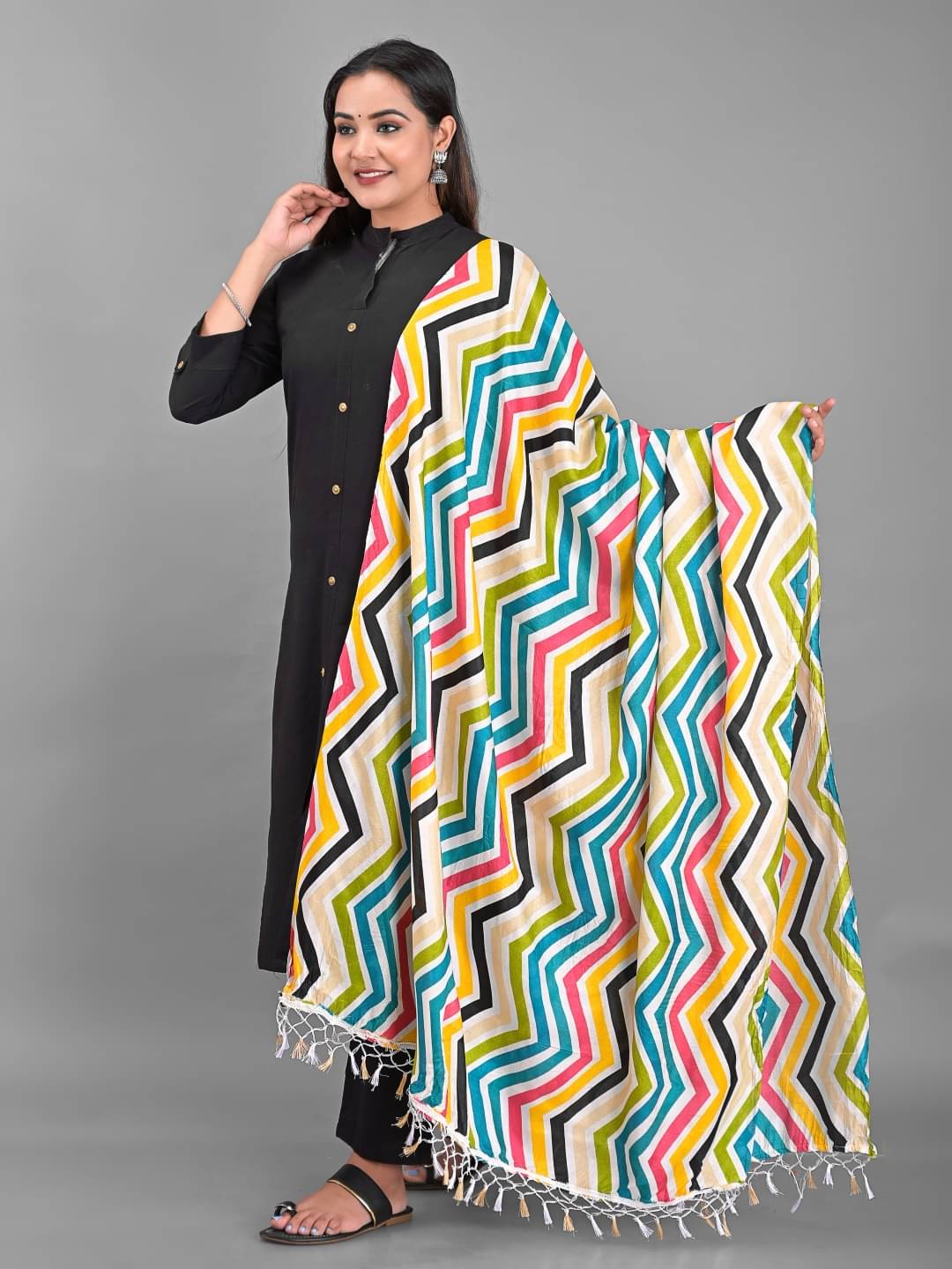 Apratim - Multicoloured Silk Women's Dupatta - ( Pack of 1 ) Apratim - Multicoloured Silk Women's Dupatta - ( Pack of 1 )