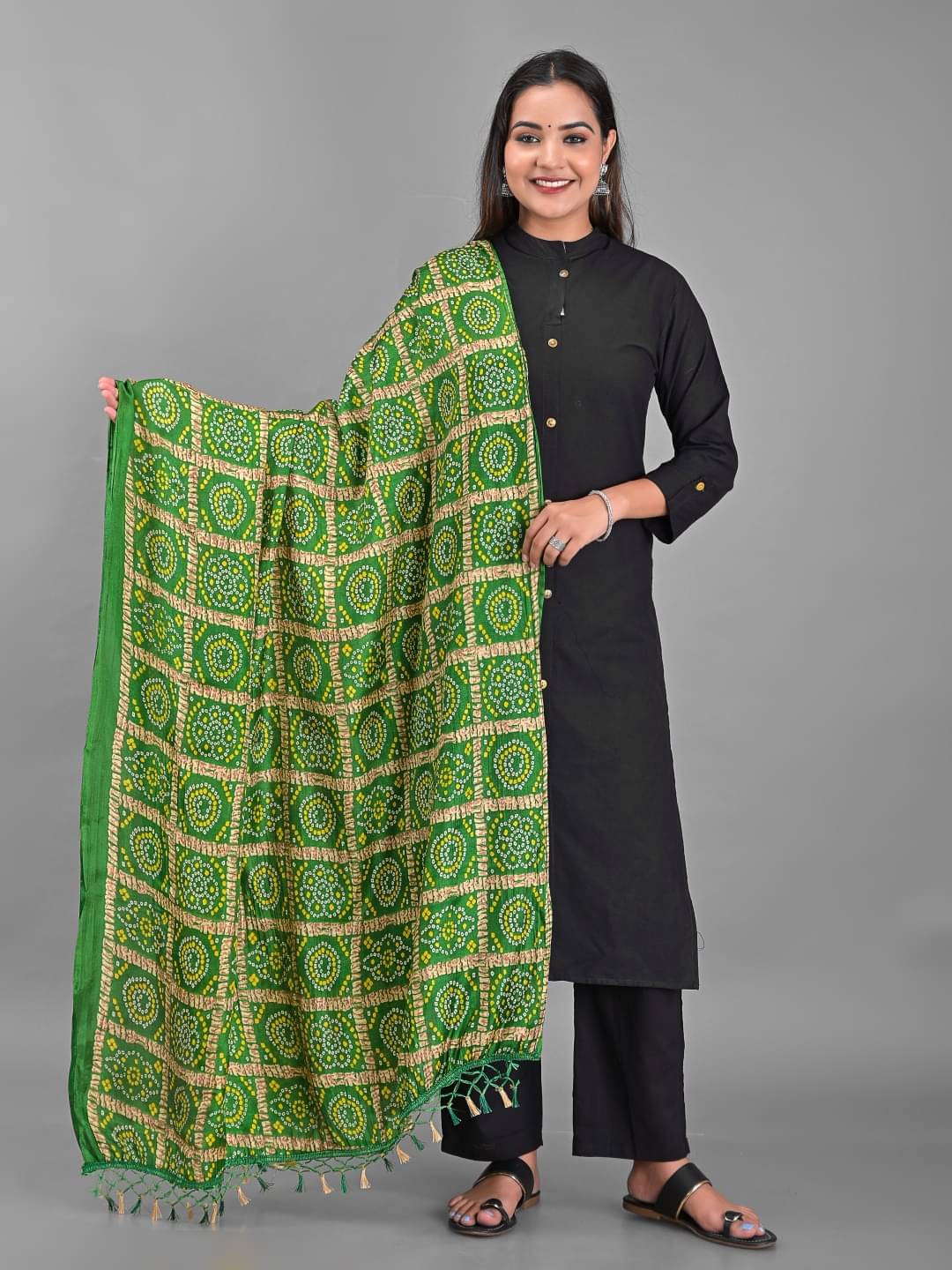     			Anjaneya Creations - Green Silk Women's Dupatta - ( Pack of 1 )
