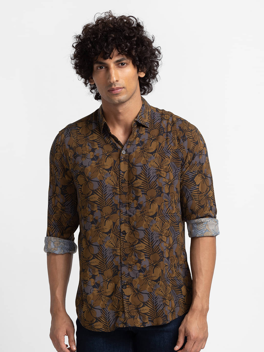     			Globus - Brown Viscose Regular Fit Men's Casual Shirt ( Pack of 1 )