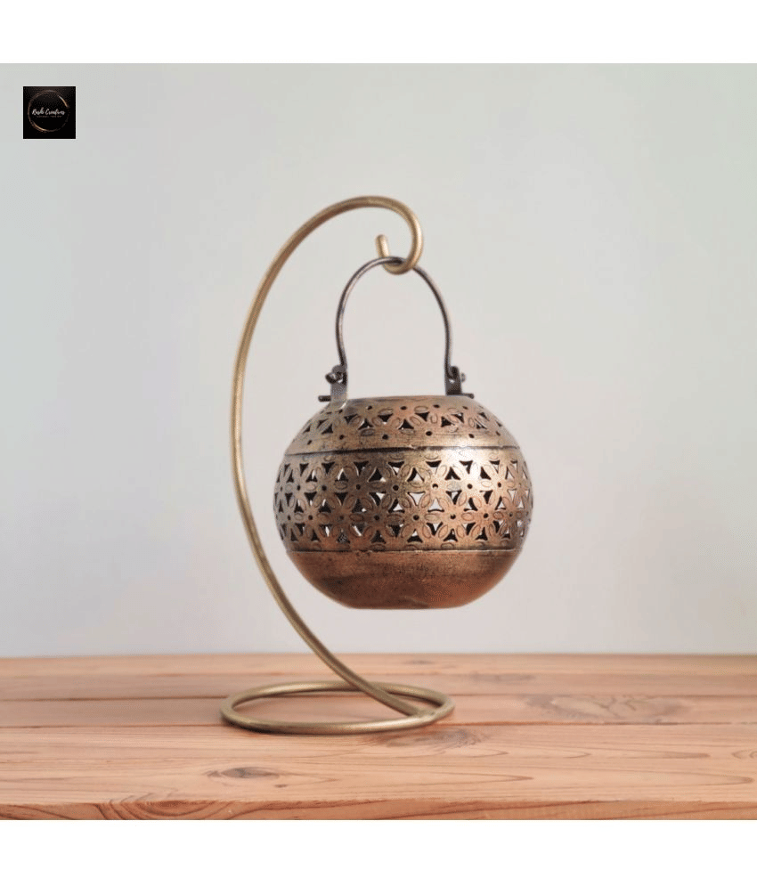     			Rashi Creatives Gold Table Top Metal Tea Light Holder - Pack of 1