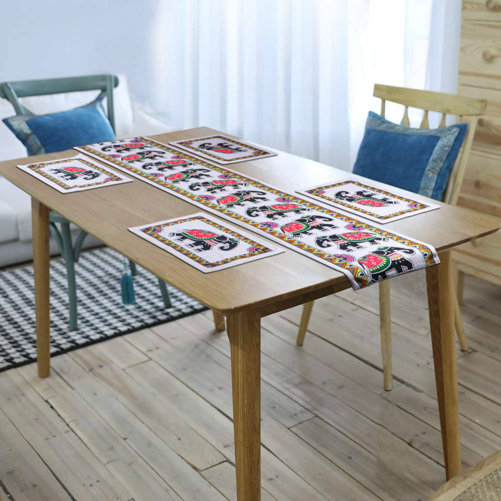     			TABLE RUNNER AND PLACEMAT - 7 PCS SET