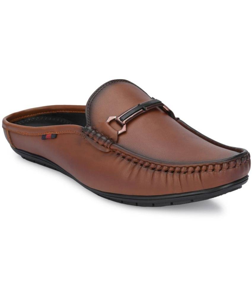     			Leeport - Beige Men's Hazel