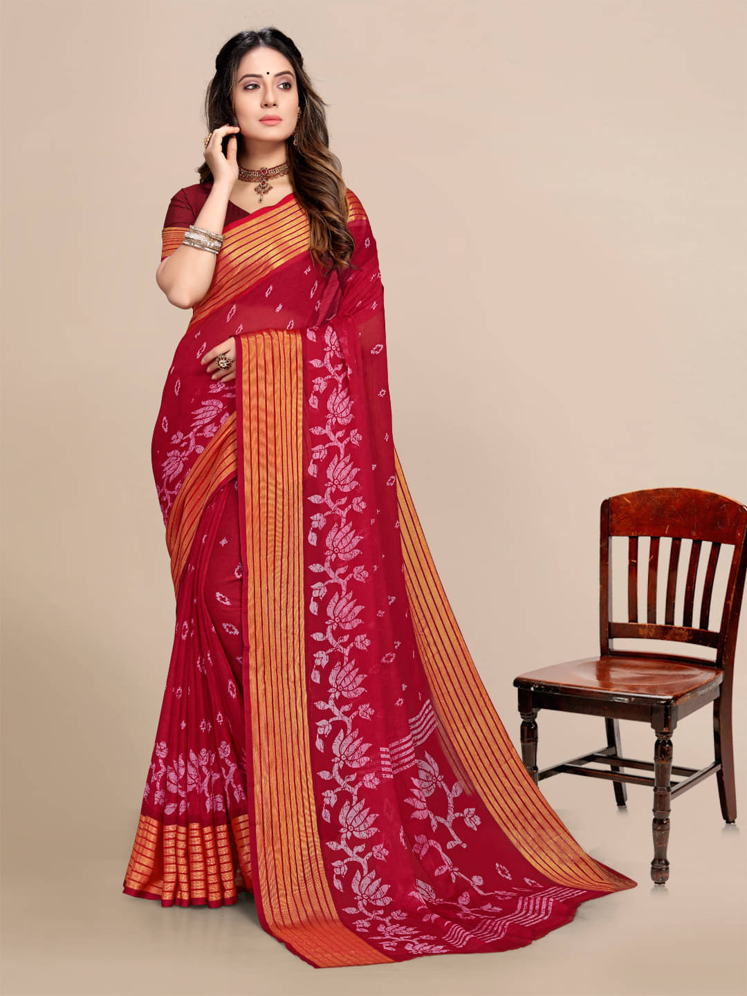 Rekha Maniyar Chiffon Printed Saree With Unstitched Blouse Piece ( Maroon ) Rekha Maniyar Chiffon Printed Saree With Unstitched Blouse Piece ( Maroon )