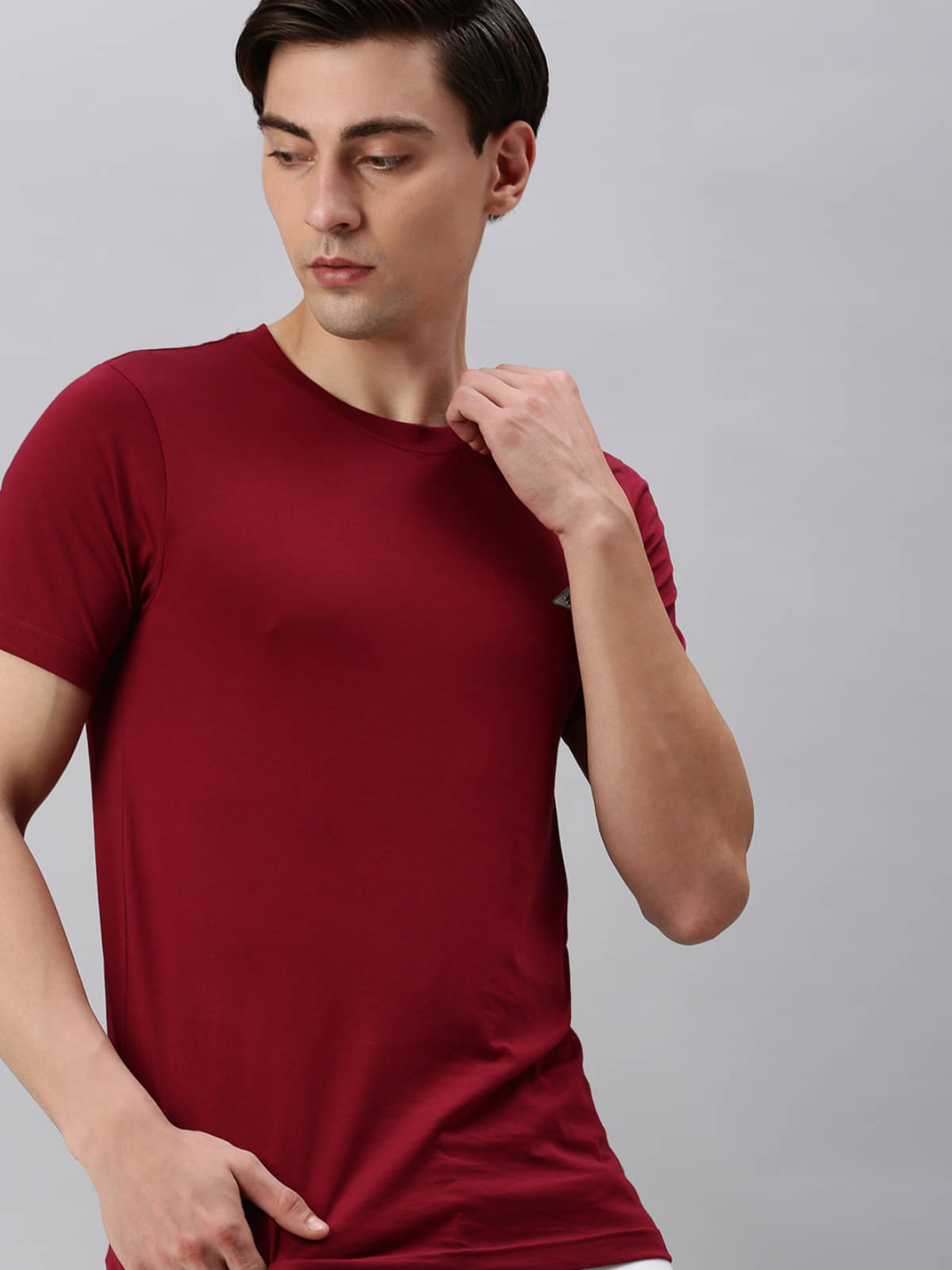 ONN - Maroon Cotton Blend Regular Fit Men's T-Shirt ( Pack of 1 )     			ONN - Maroon Cotton Blend Regular Fit Men's T-Shirt ( Pack of 1 )