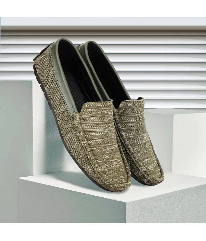     			Buxton Green Men's Slip on