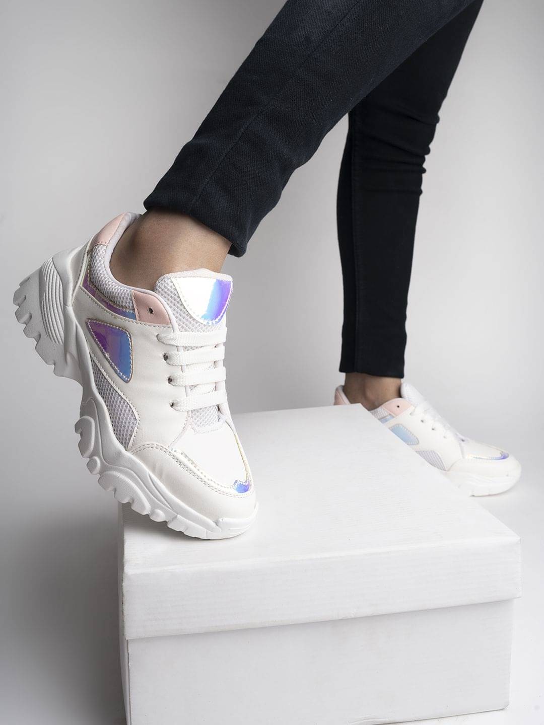     			Shoetopia White Casual Shoes