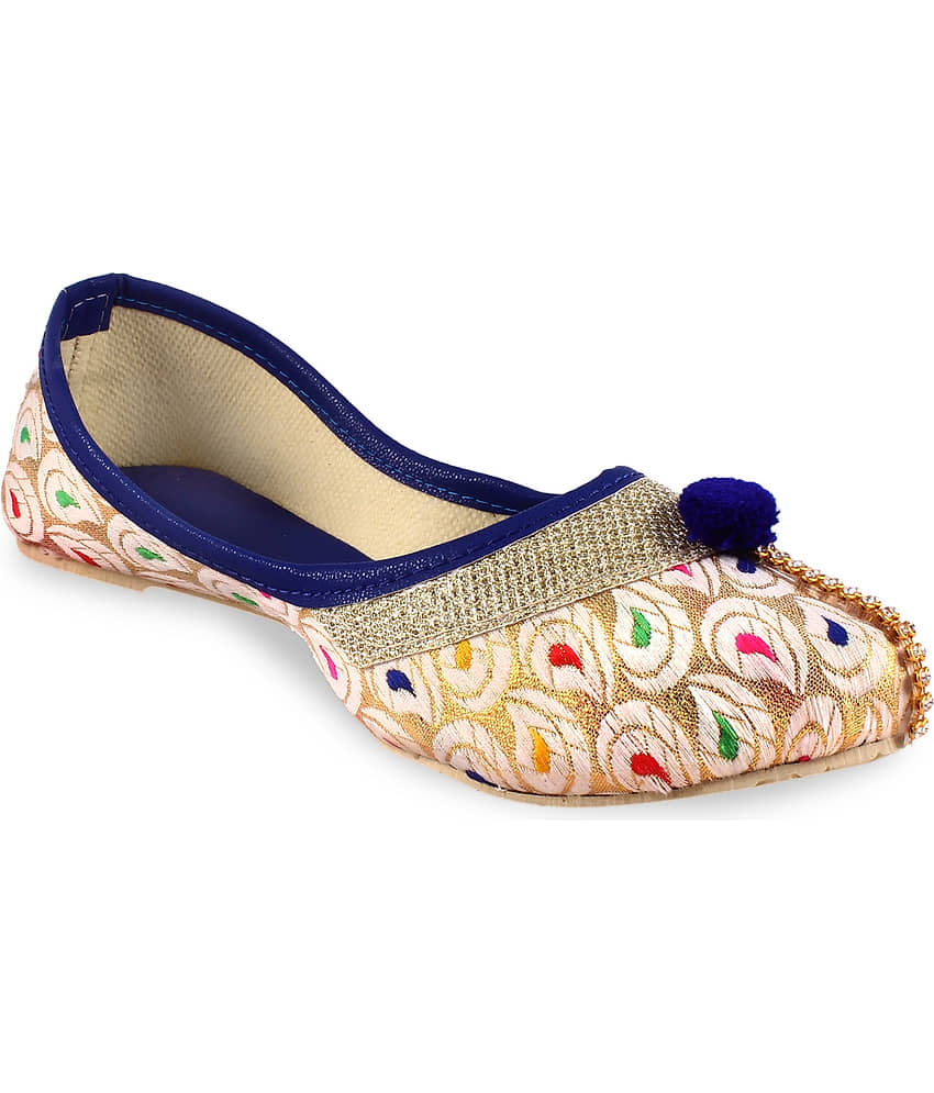 Apratim - Beige Women's Juttis - Ethnic Shoes | Buy online on ZillyBuy