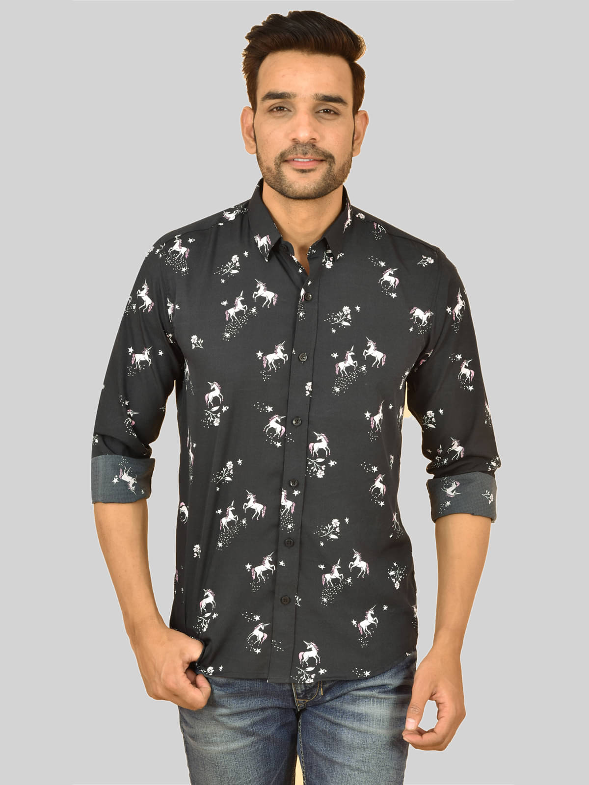 QuaClo - Black Cotton Blend Regular Fit Men's Casual Shirt ( Pack of 1 ) QuaClo - Black Cotton Blend Regular Fit Men's Casual Shirt ( Pack of 1 )