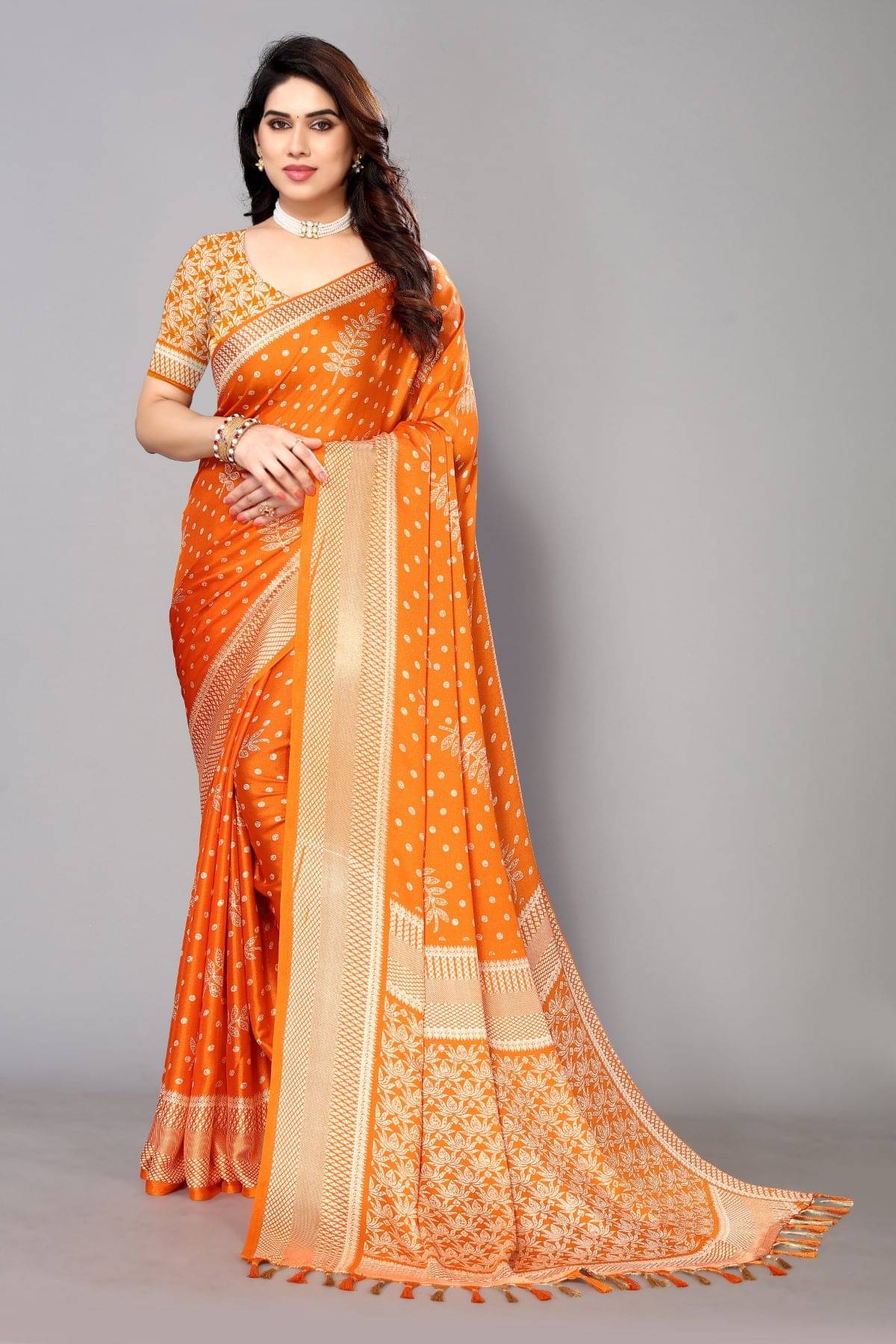     			FABMORA Brasso Embellished Saree With Unstitched Blouse Piece ( Orange )