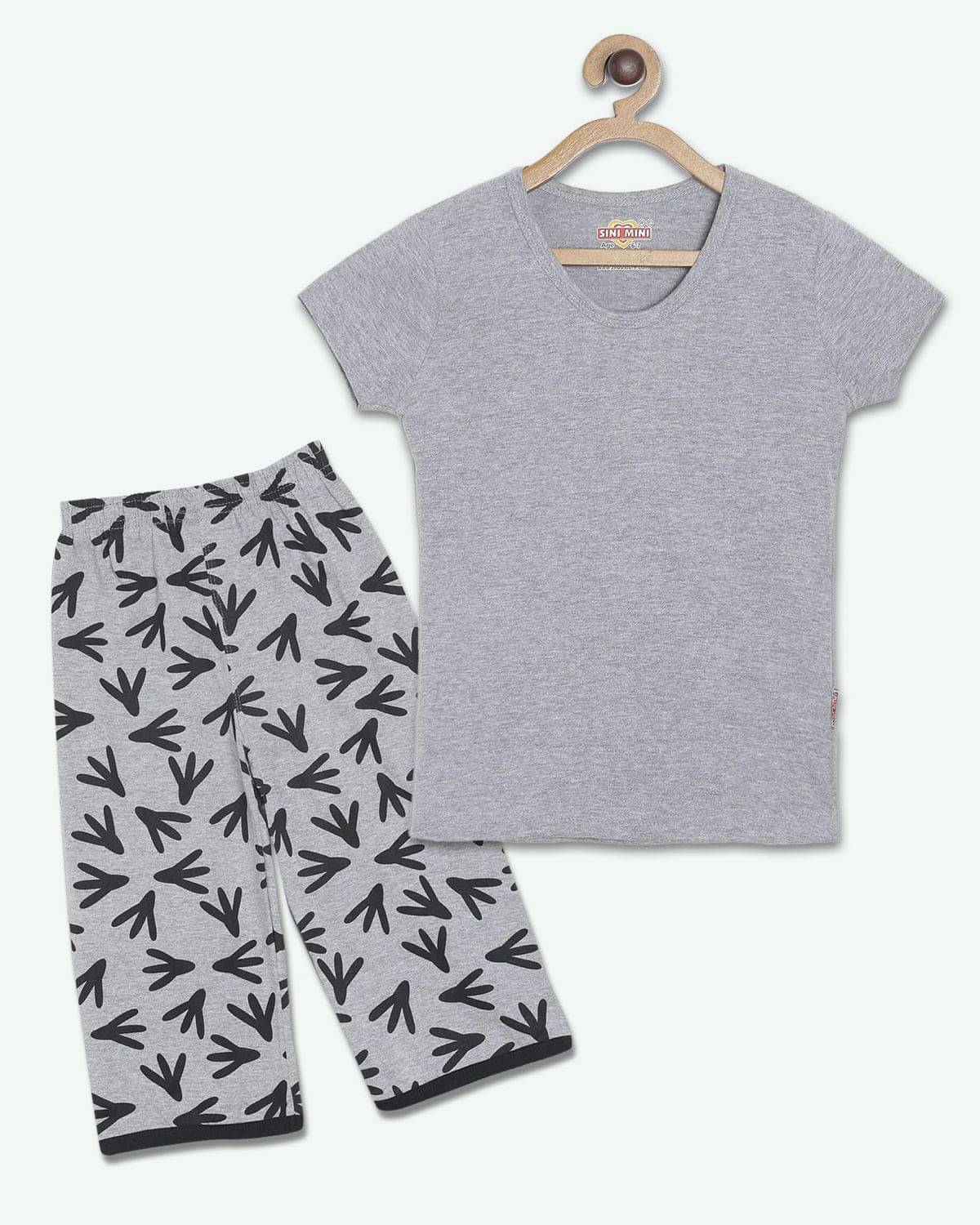     			Sini Mini Pack of 1 Girls Cotton Top With Capris ( Grey Melange )