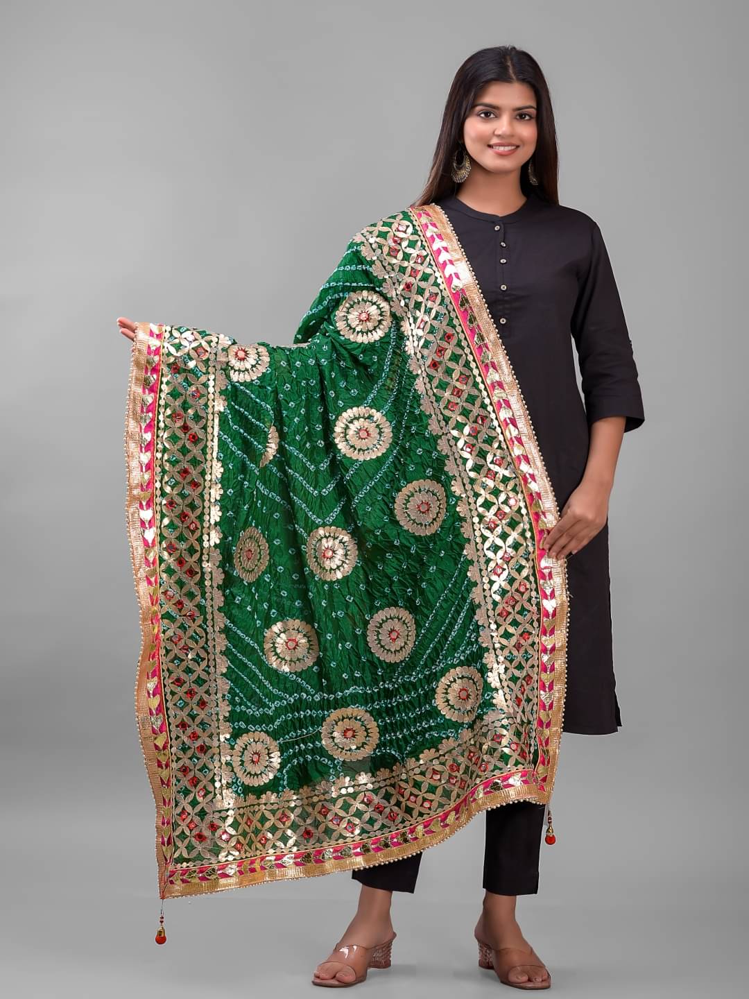     			Apratim - Green Silk Women's Dupatta - ( Pack of 1 )