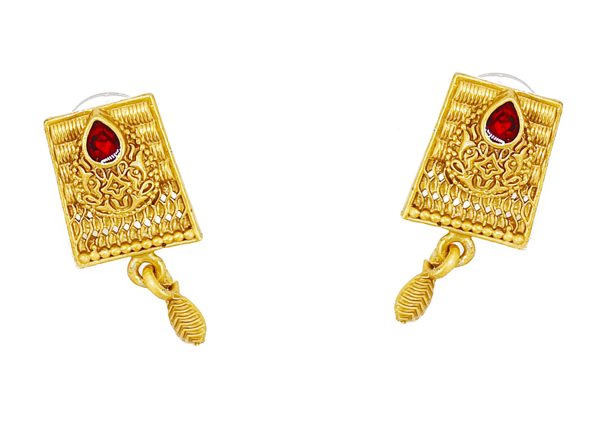    			SHANKH-KRIVA - Golden Stud Earrings ( Pack of 1 )