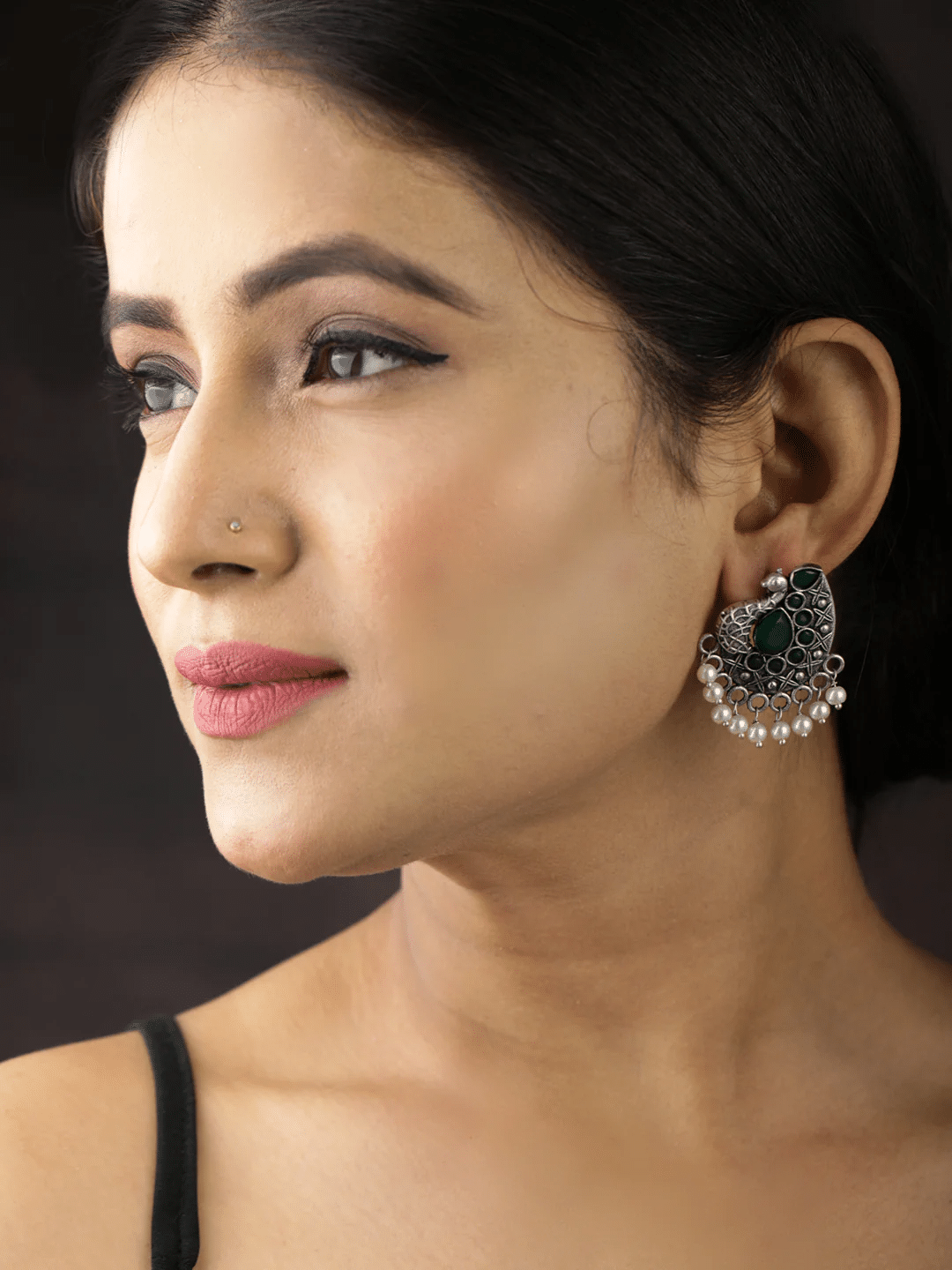     			Sunhari Jewels Green Jhumki Earrings ( Pack of 1 )