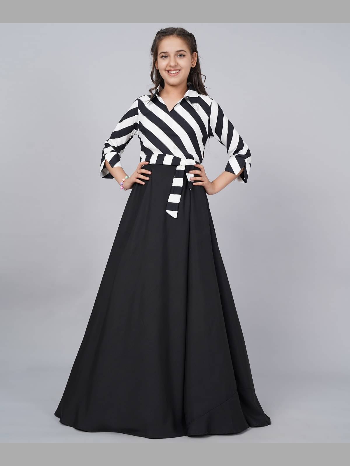 Aarya Designer Crepe Fit And Flare Dress For Girls ( Pack of 1 , Black )     			Aarya Designer Crepe Fit And Flare Dress For Girls ( Pack of 1 , Black )