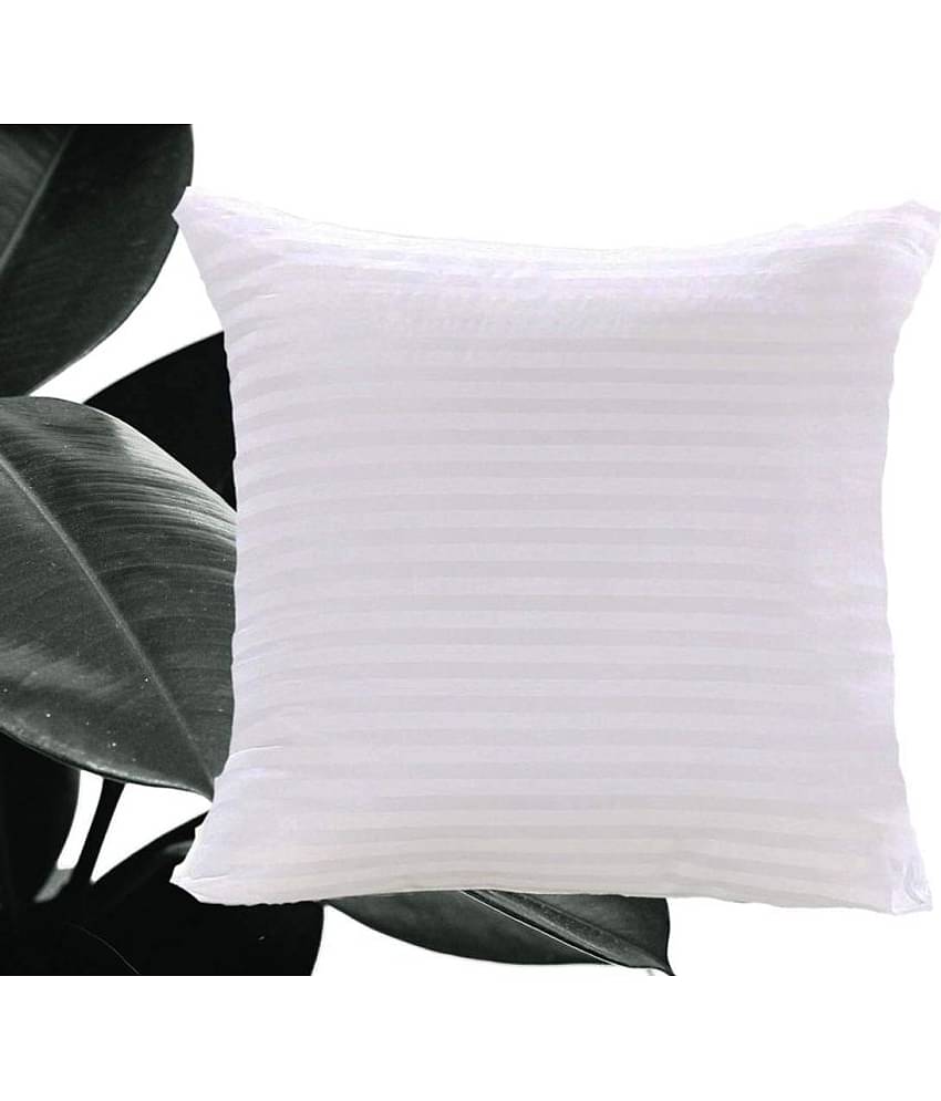 SUNTAP Set of 5 White Polyester Filled Cushion