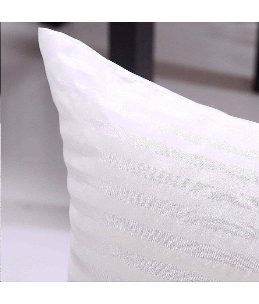 SUNTAP Set of 5 White Polyester Filled Cushion