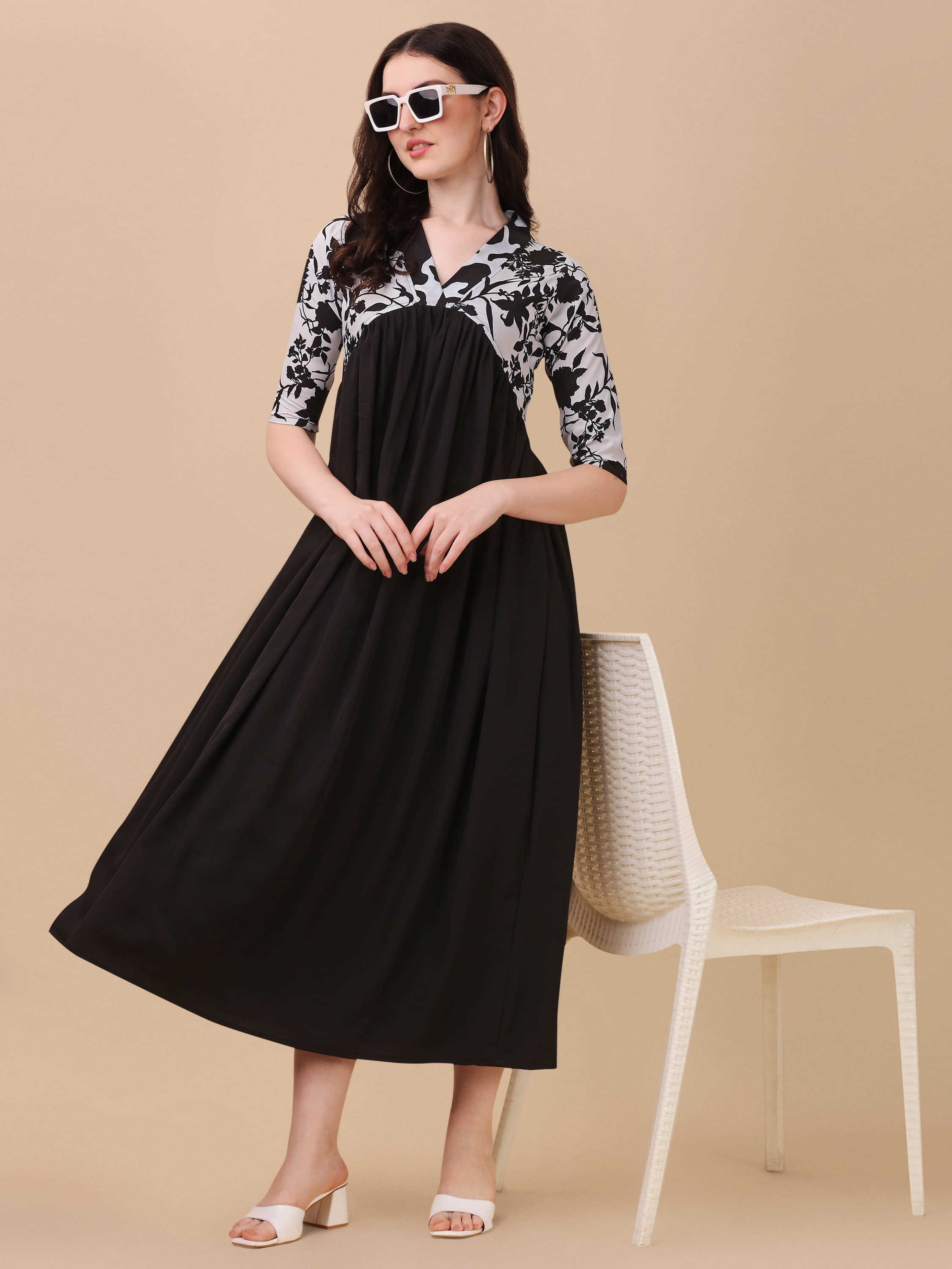Sheetal associates - Black Crepe Women's Gown ( Pack of 1 )