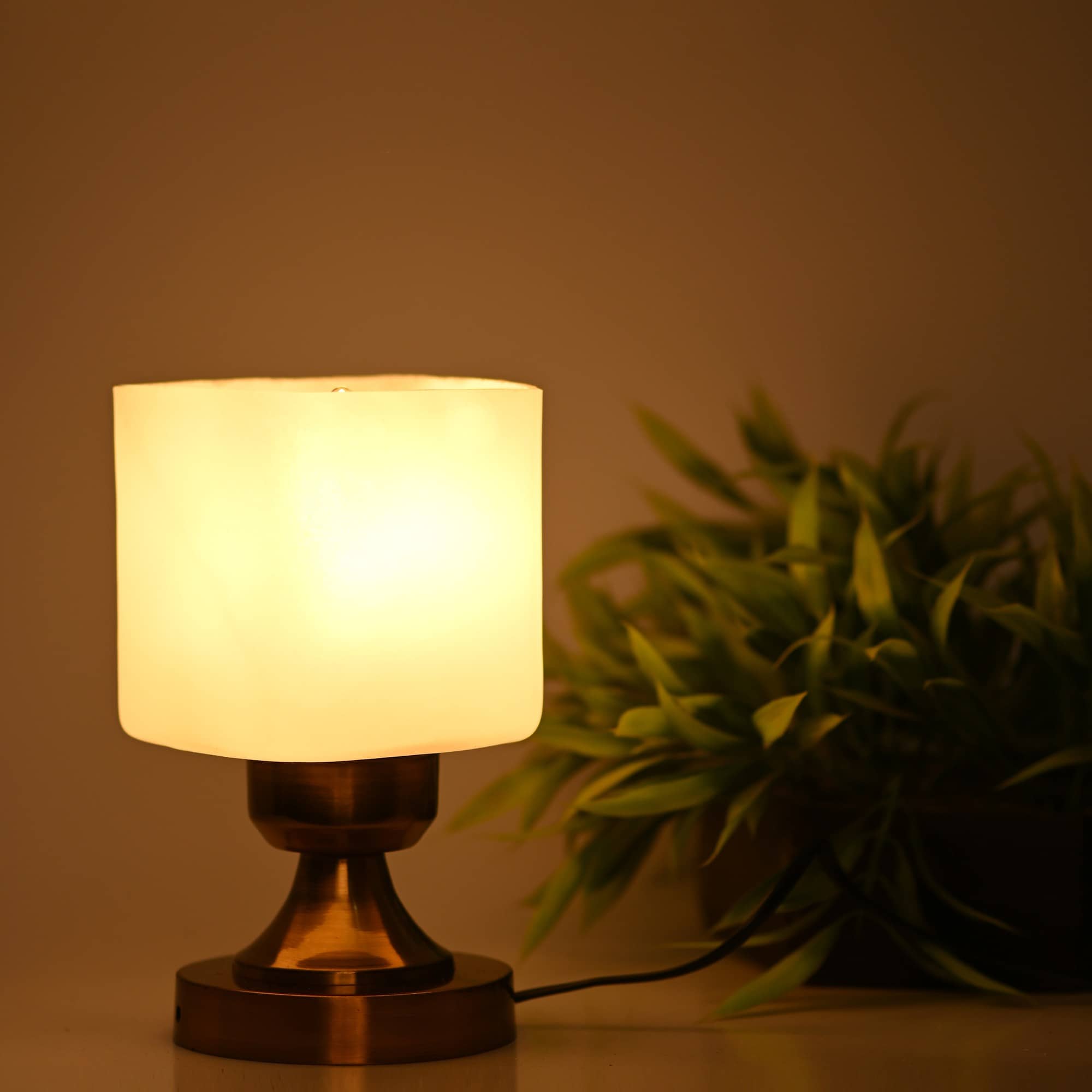 Somil - White Decorative Table Lamp ( Pack of 1 )