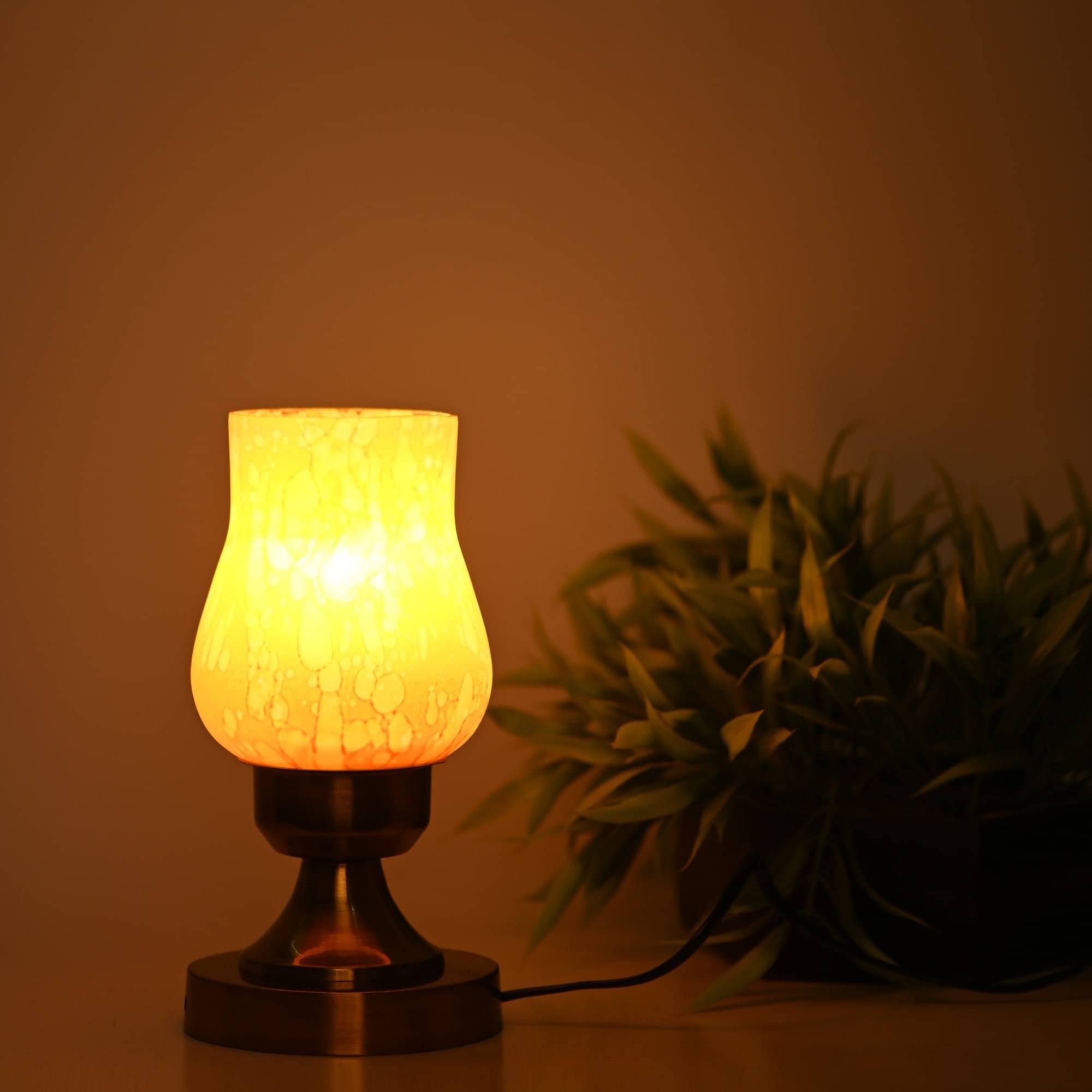     			Somil - Yellow Decorative Table Lamp ( Pack of 1 )