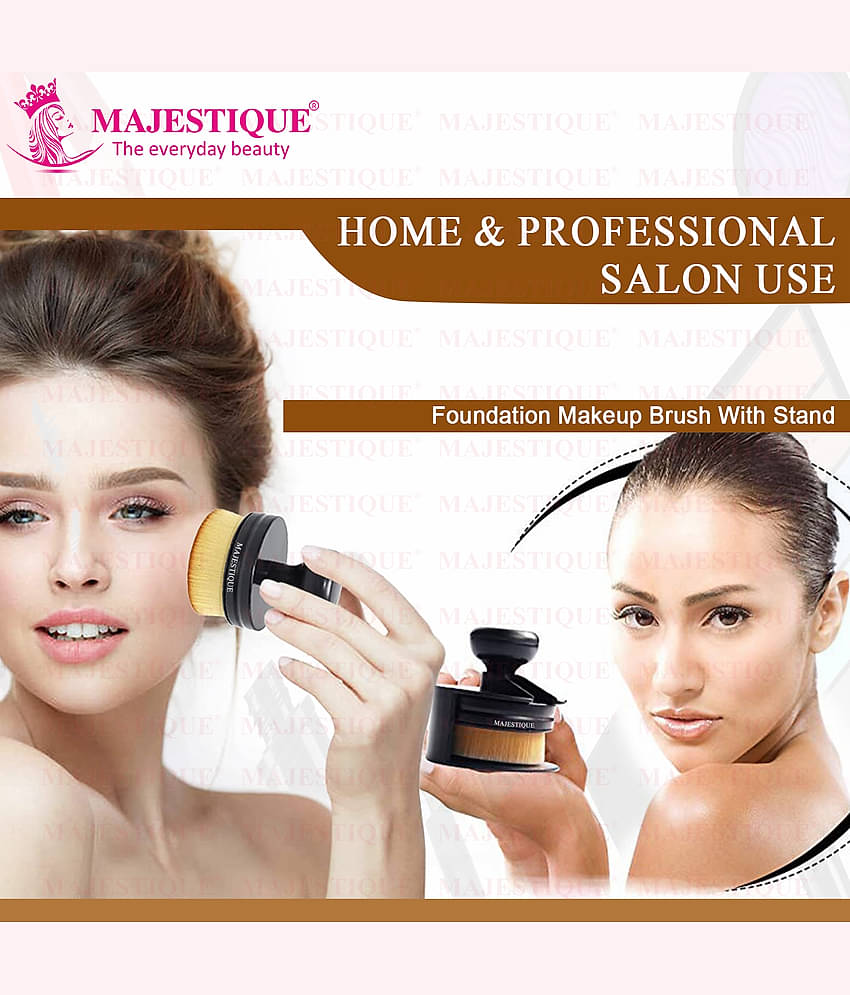 Majestique 1 Pcs Flat Round Shaped, Professional Foundation Blender Brush Portable Cosmetic Brush