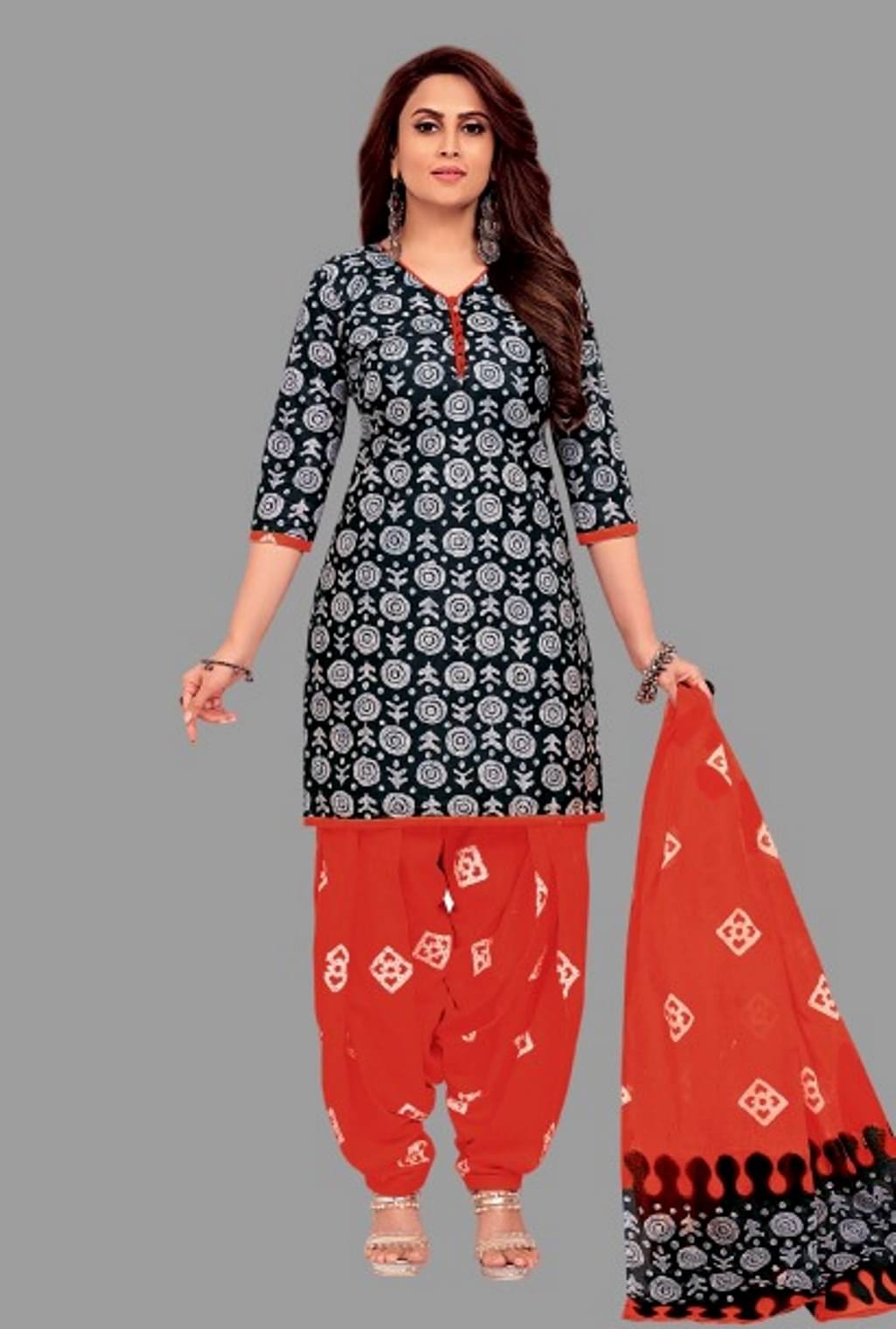 shree jeenmata collection Women Cotton Printed Straight Kurti With Patiala Salwar ( Black ) shree jeenmata collection Women Cotton Printed Straight Kurti With Patiala Salwar ( Black )