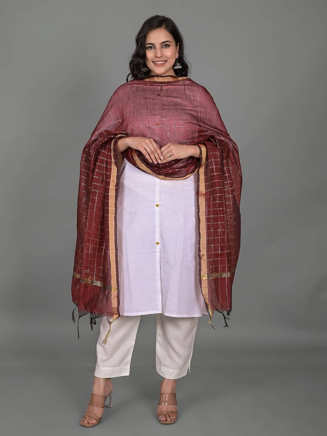 Apratim - Maroon Chanderi Women's Dupatta - ( Pack of 1 )     			Apratim - Maroon Chanderi Women's Dupatta - ( Pack of 1 )