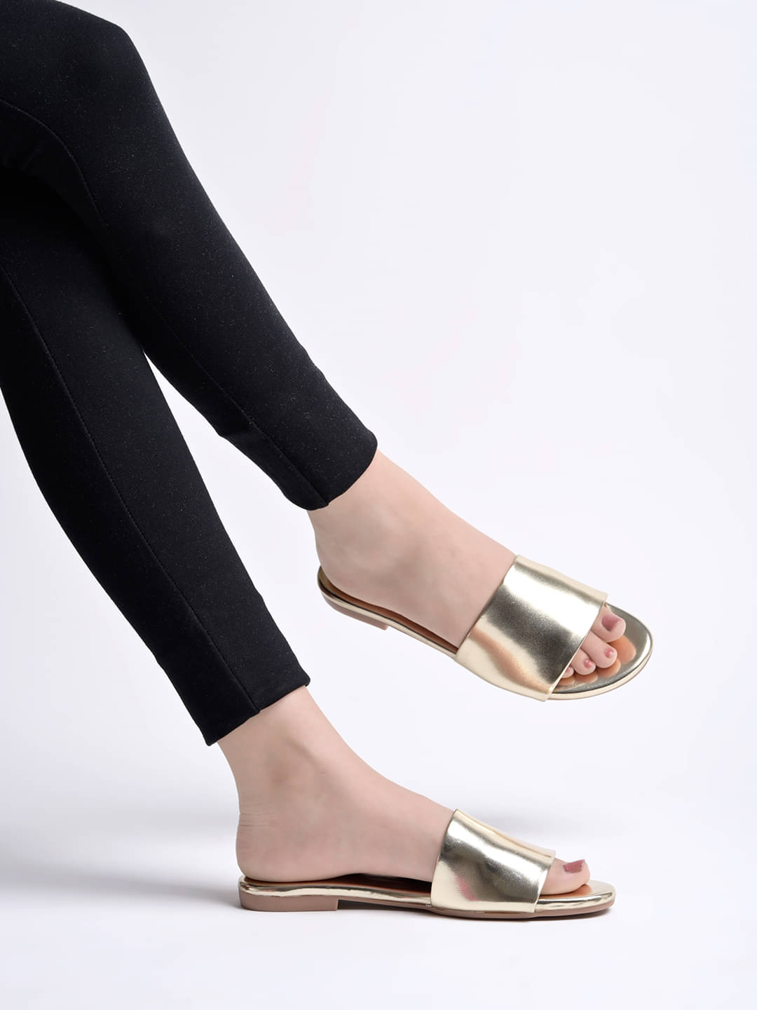     			Shoetopia - Gold Women's Flats