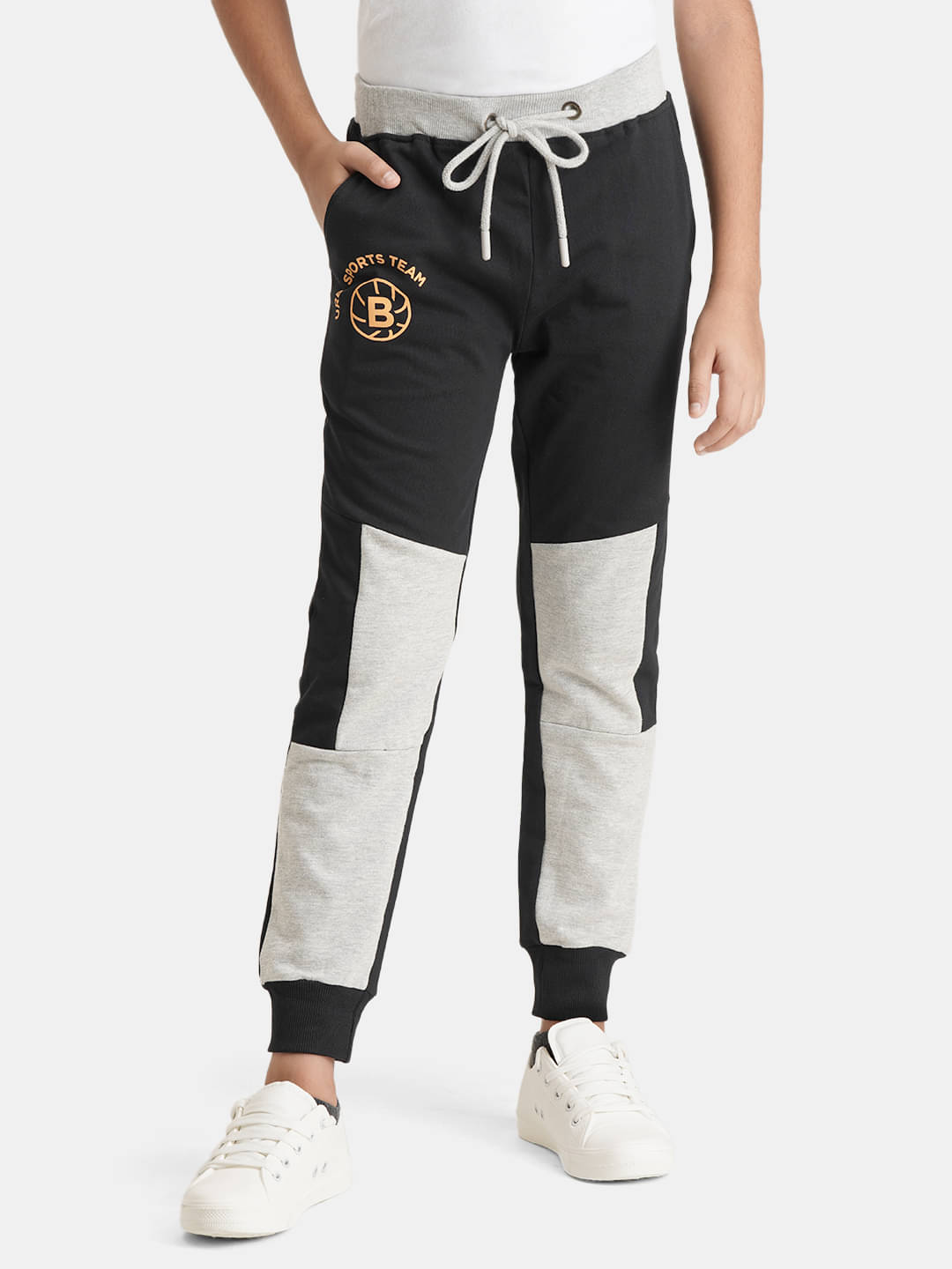     			Urbano Juniors Pack of 1 Boys Cotton Blend Trackpant ( Black )