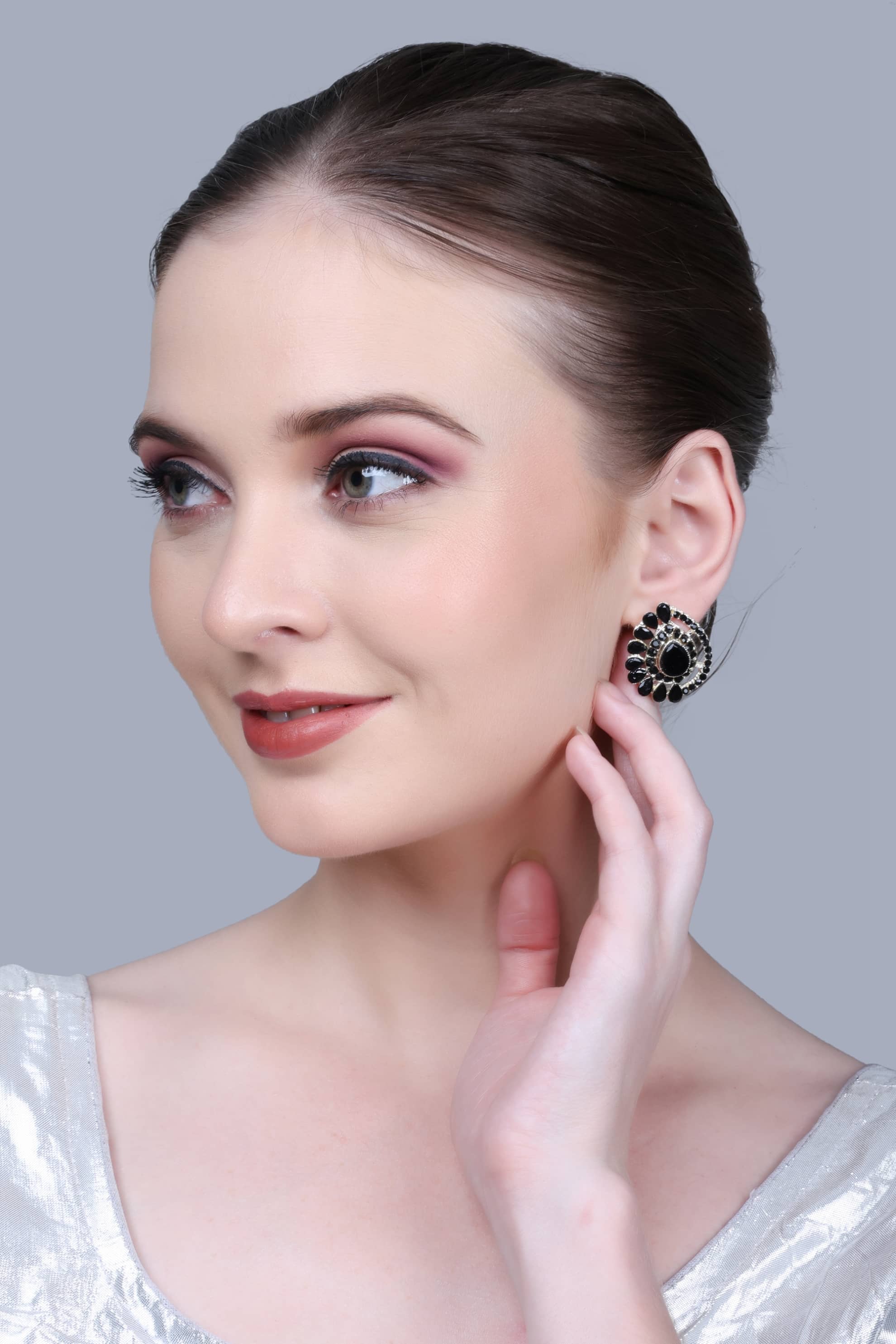 Sunhari Jewels Black Stud Earrings ( Pack of 1 ) - Earrings | Buy online on ZillyBuy