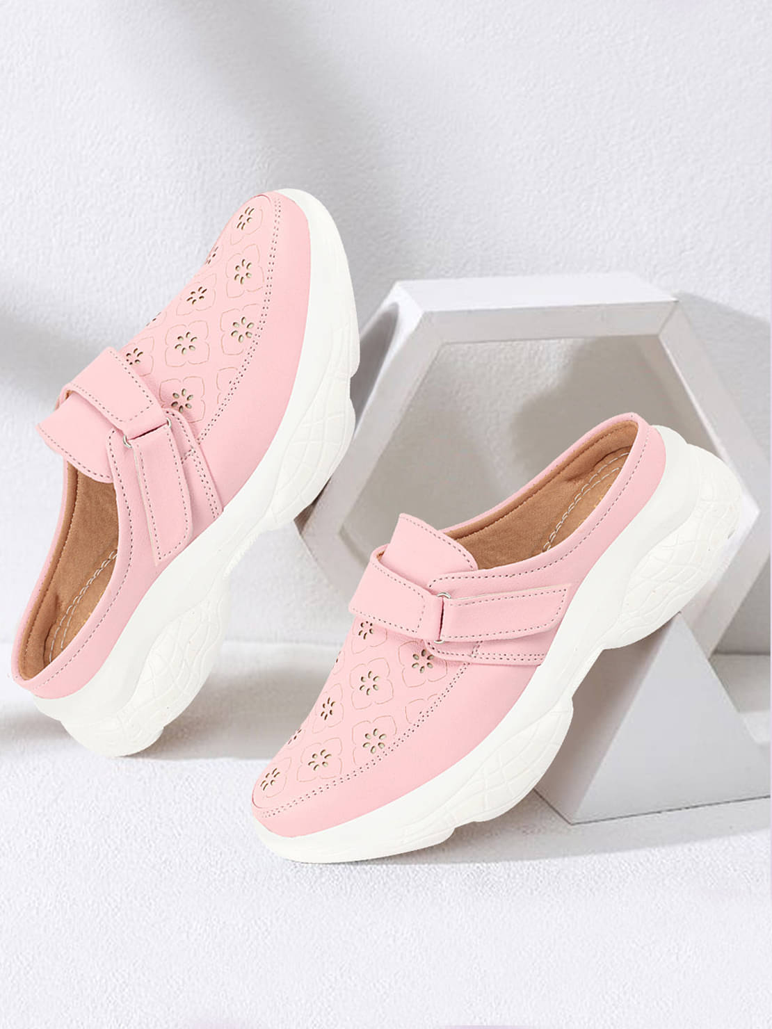     			Fausto - Pink Women's Slip On